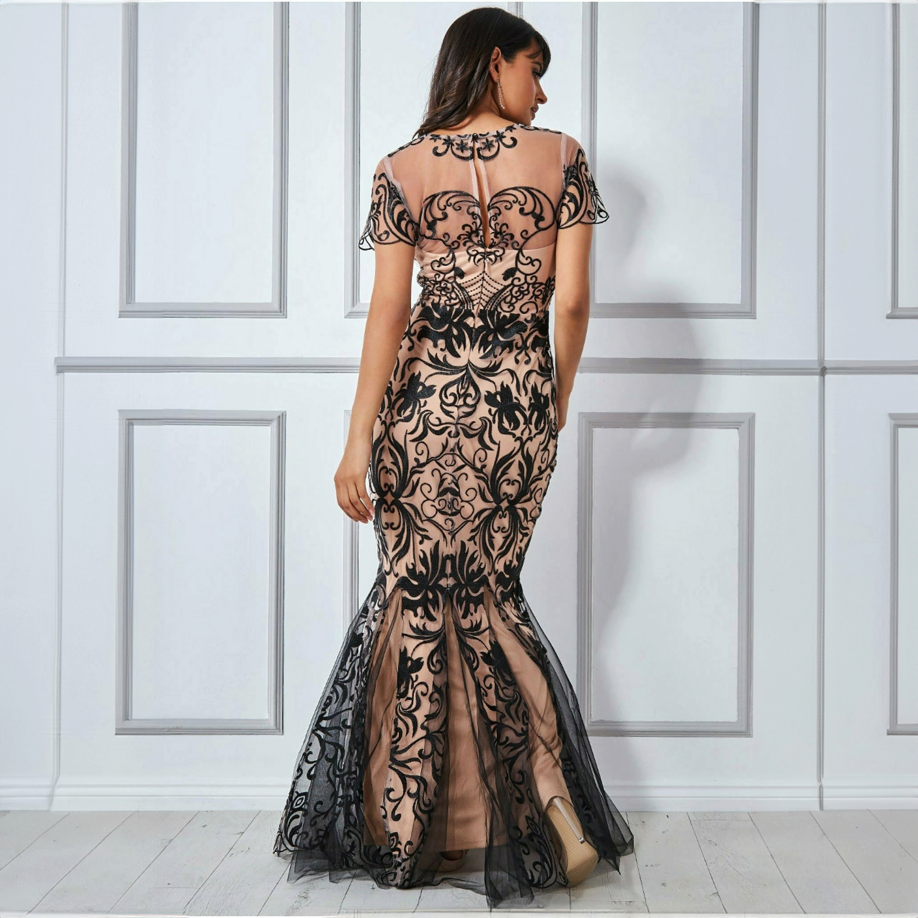 فستان بوديكون ماكسي ذو شبكي ودانتيل مع رقبة دائرية من جوديفا-women-clothing-dresses-image-4
