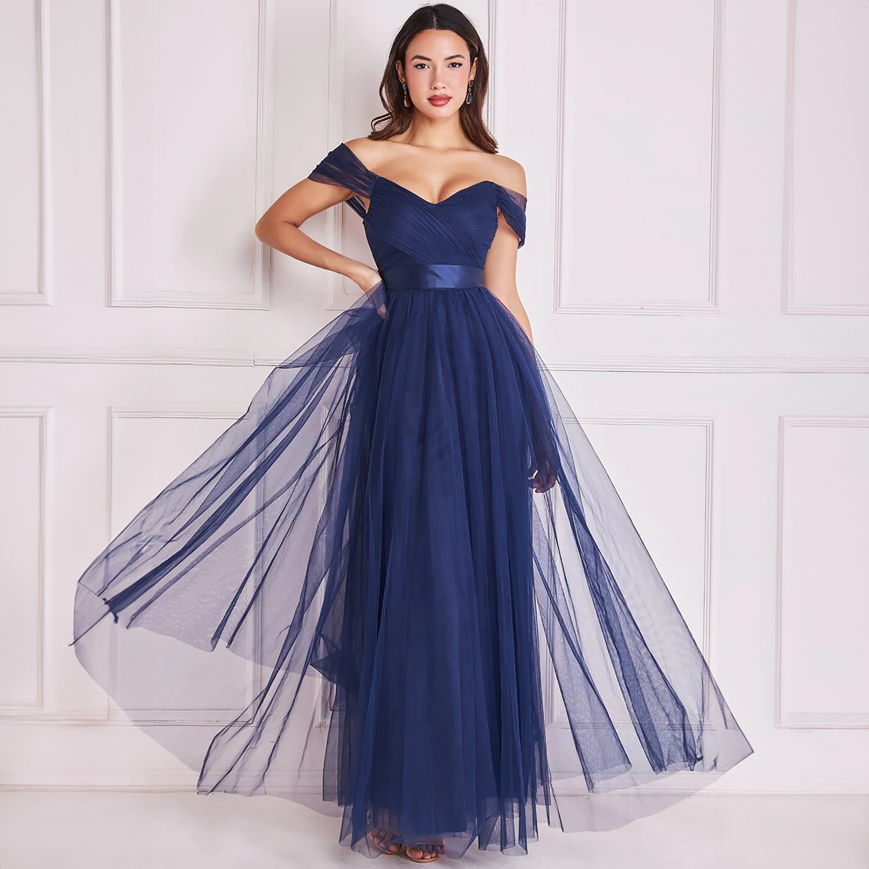 فستان ماكسي بياقة مكشوفة الكتفين مع باردوت شبكي من جوديفا-women-clothing-dresses-image-1
