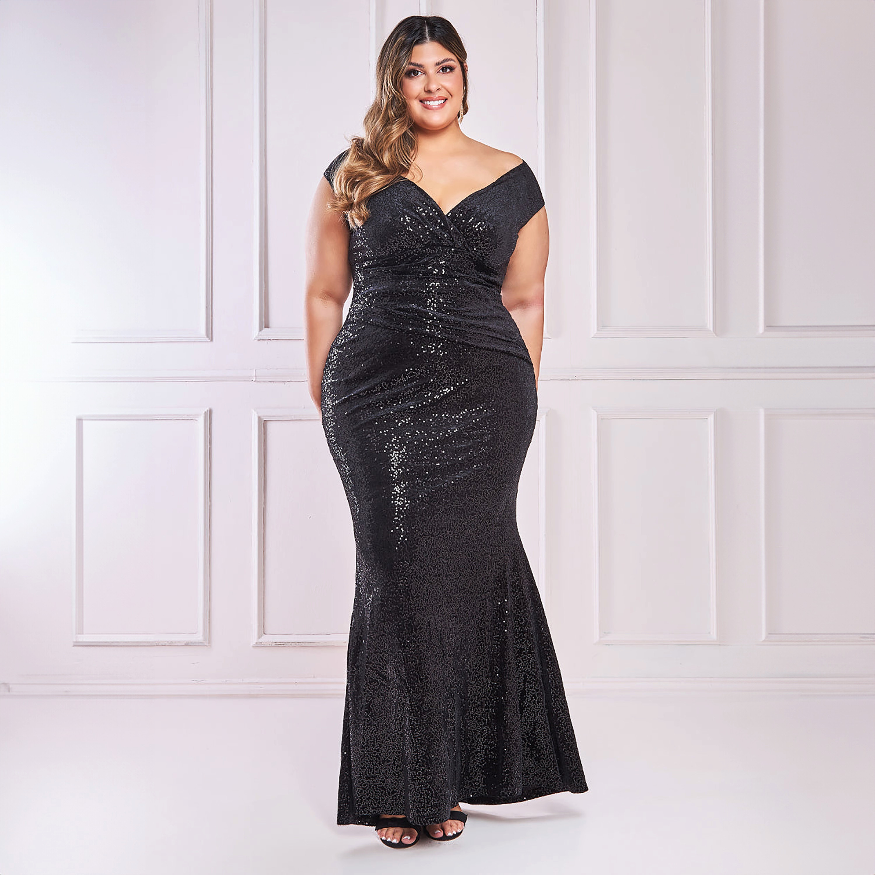 فستان ماكسي بوديكون برقبة باردوت مع سكوینس ذو مقاس كبير من جوديفا-women-clothing-dresses-image-1