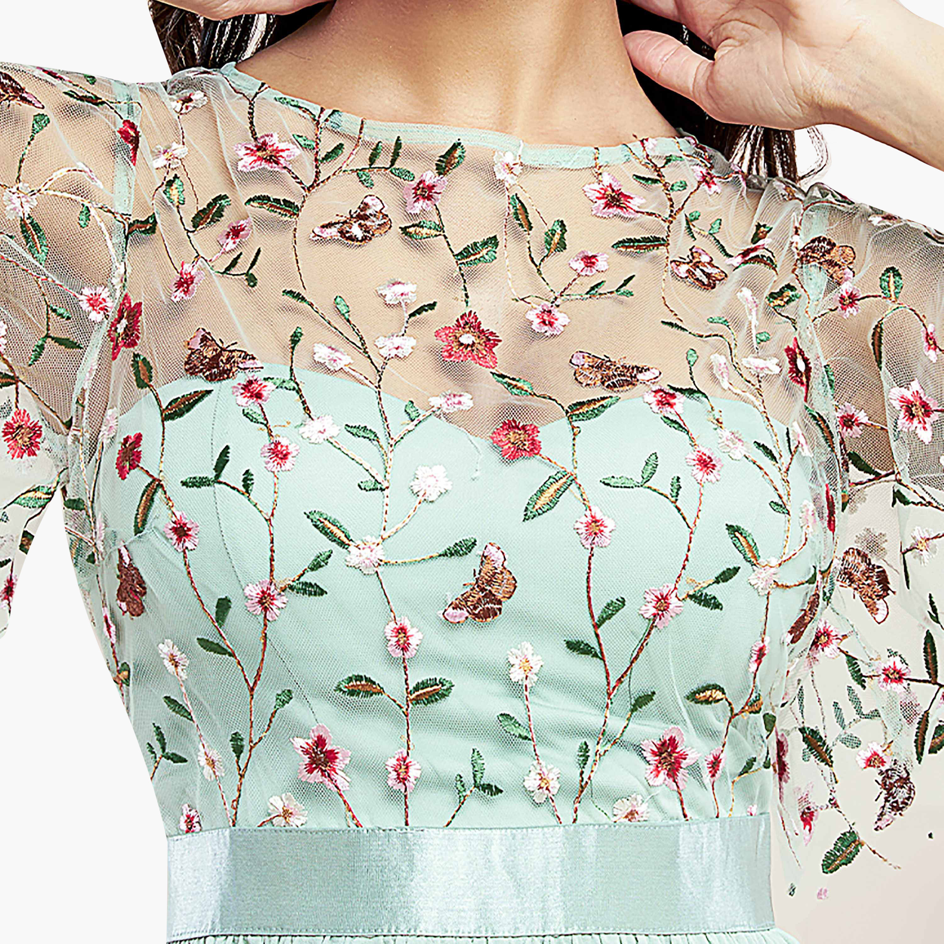 فستان ماكسي ذو مطرز برقبة دائرية وطيات من جوديفا-women-clothing-dresses-image-3