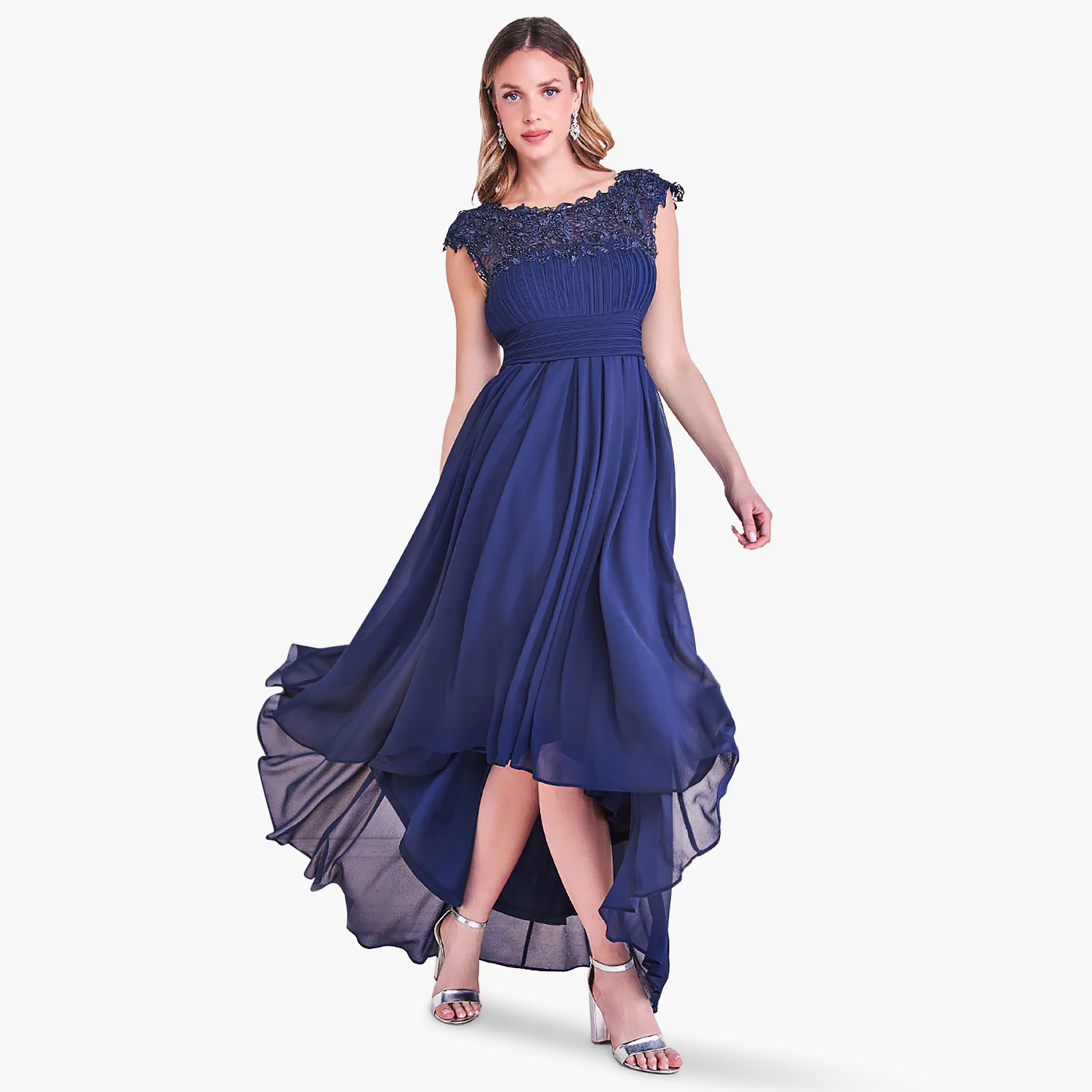 فستان ماكسي ذو مطرز من دانتيل برقبة دائرية وطيات من جوديفا-women-clothing-dresses-image-1