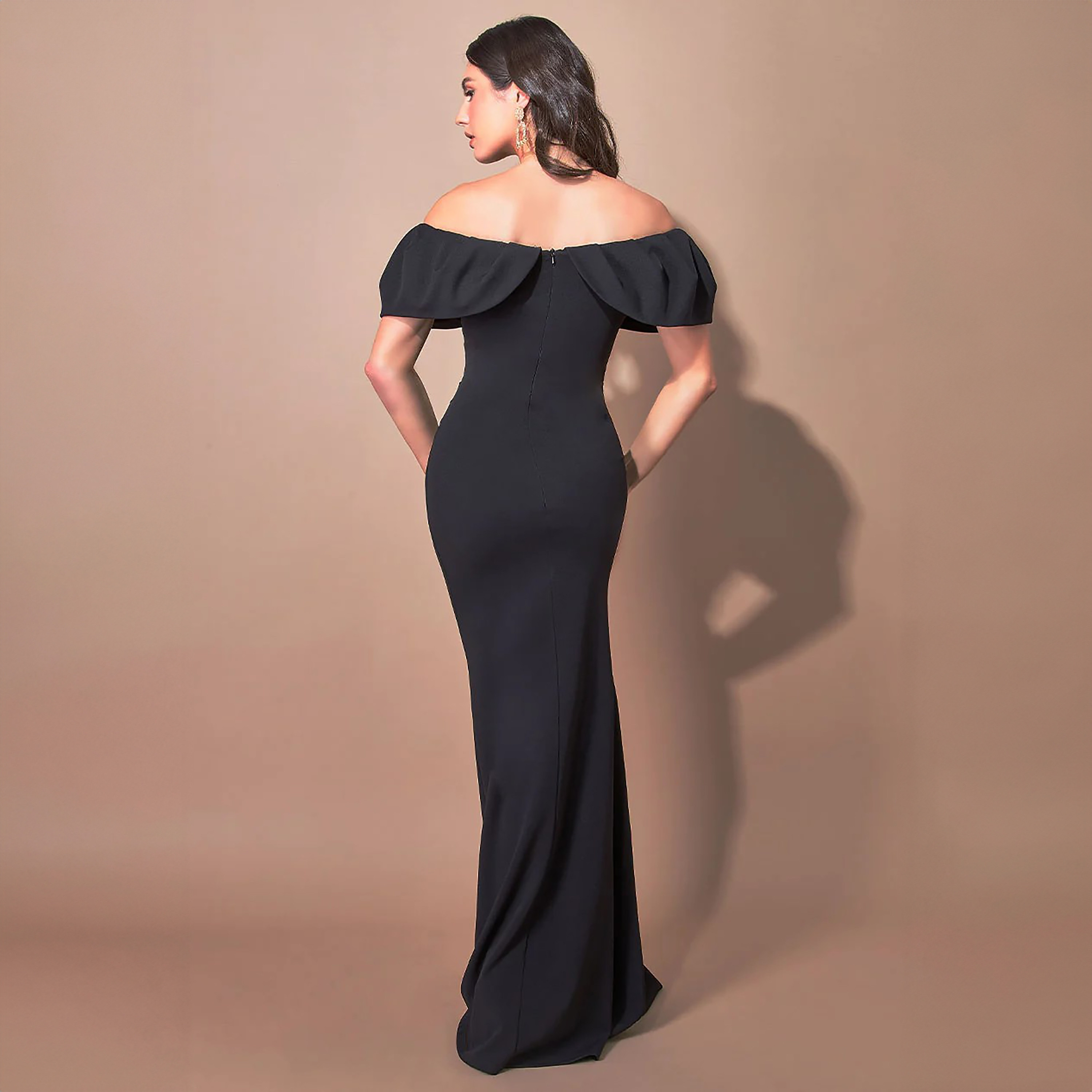 فستان ماكسي بياقة مكشوفة الكتفين مع باردوت سادة من جوديفا-women-clothing-dresses-image-4
