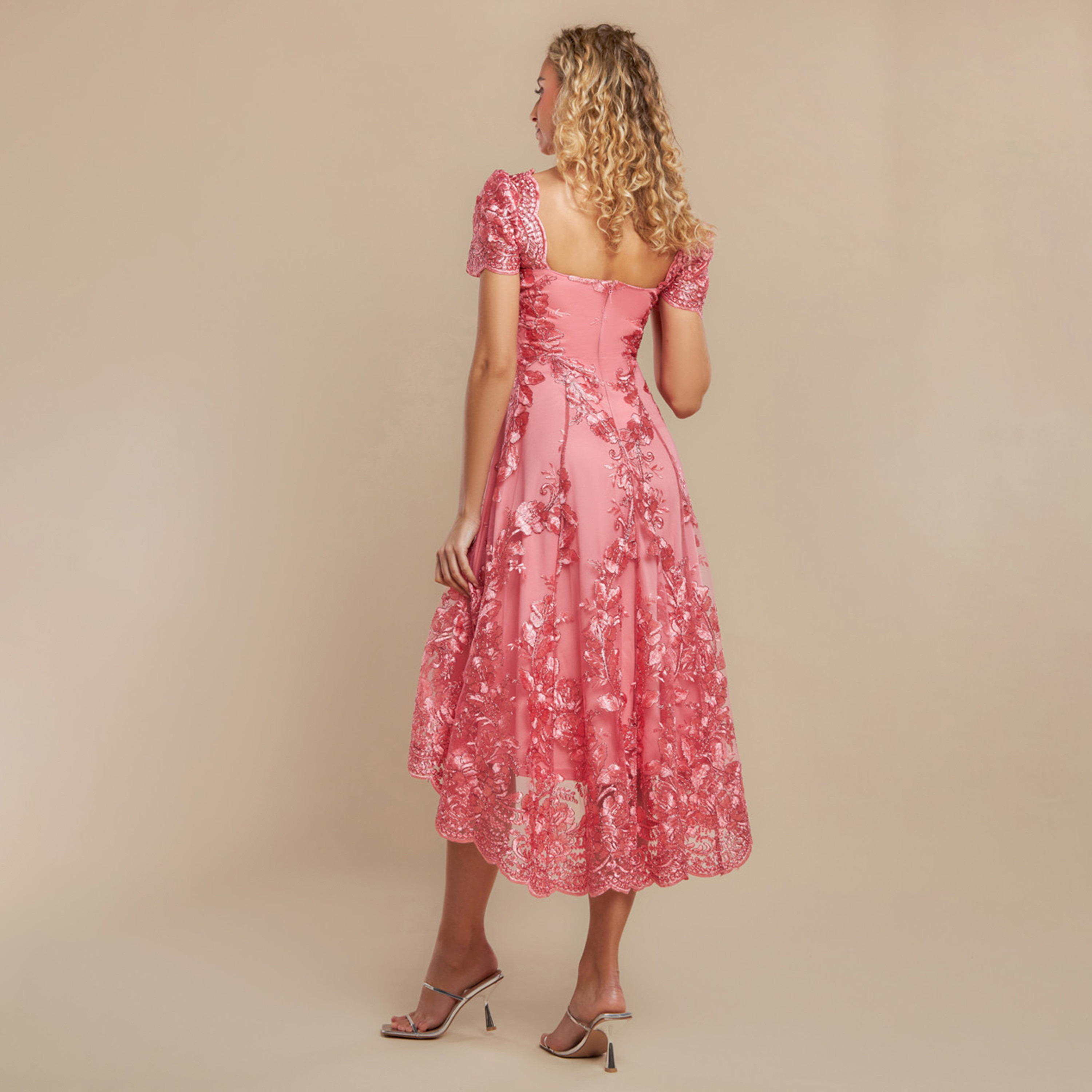 فستان سهرة نسائي ميدي بياقة مربعة مطرزة من الدانتيل وأكمام منفوشة من جوديفا-women-clothing-dresses-image-6