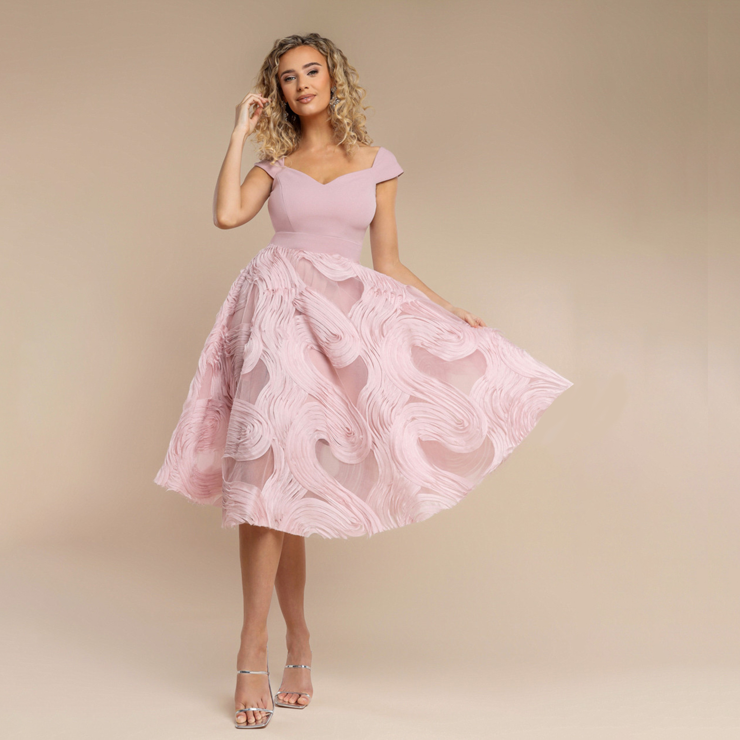 فستان سهرة نسائي ميدي بياقة على شكل قلب وأكمام قصيرة وتطريز 3D من الشيفون من جوديفا-women-clothing-dresses-image-1