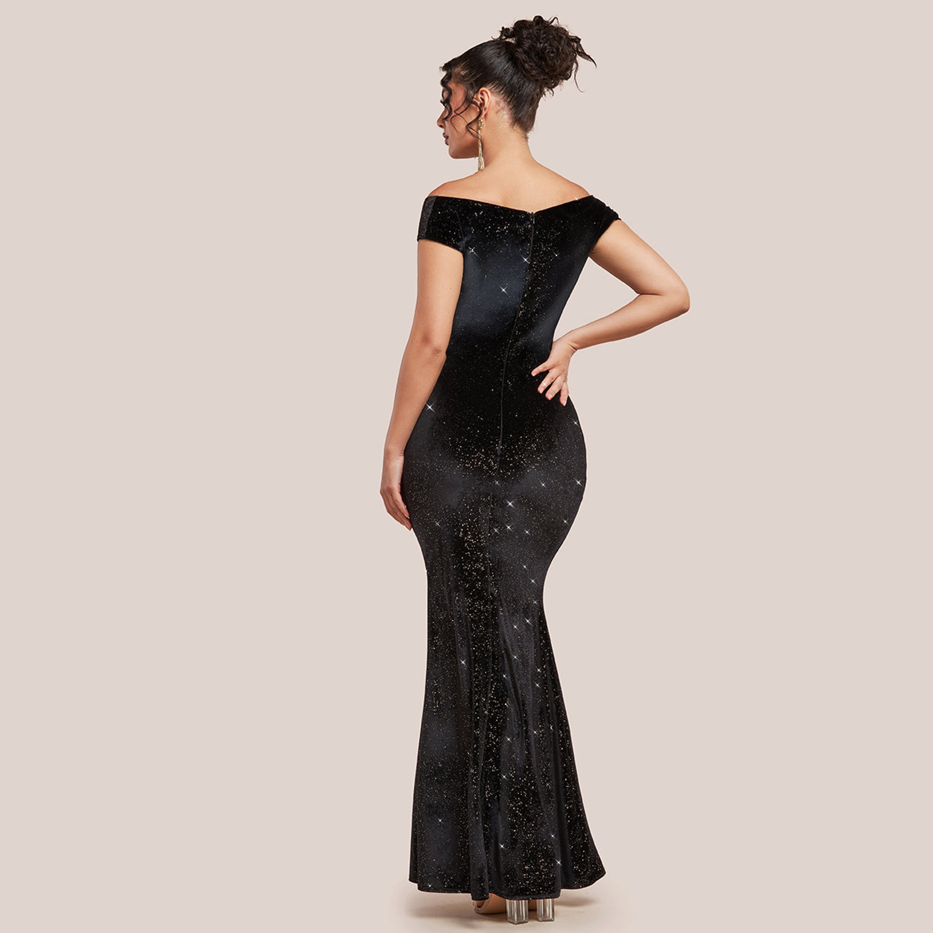 فستان شيمر مخملي بقصة حورية البحر مع رقبة باردة من الأمام للنساء من جوديفا-women-clothing-dresses-image-4