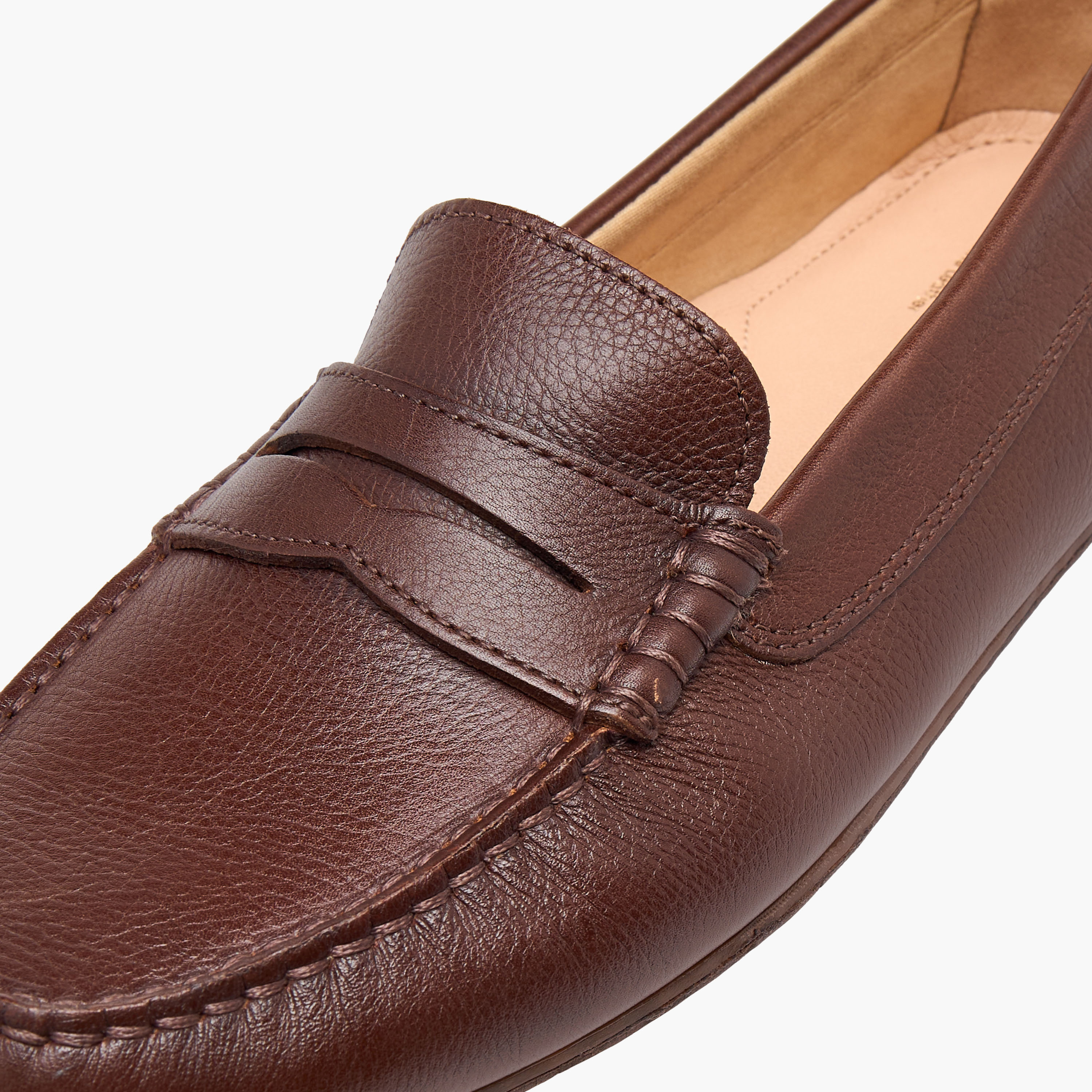 حذاء خفيف سهل الارتداء بتفاصيل مفرّغة للنساء من سيليست-women-shoes-flats-loafers-image-4