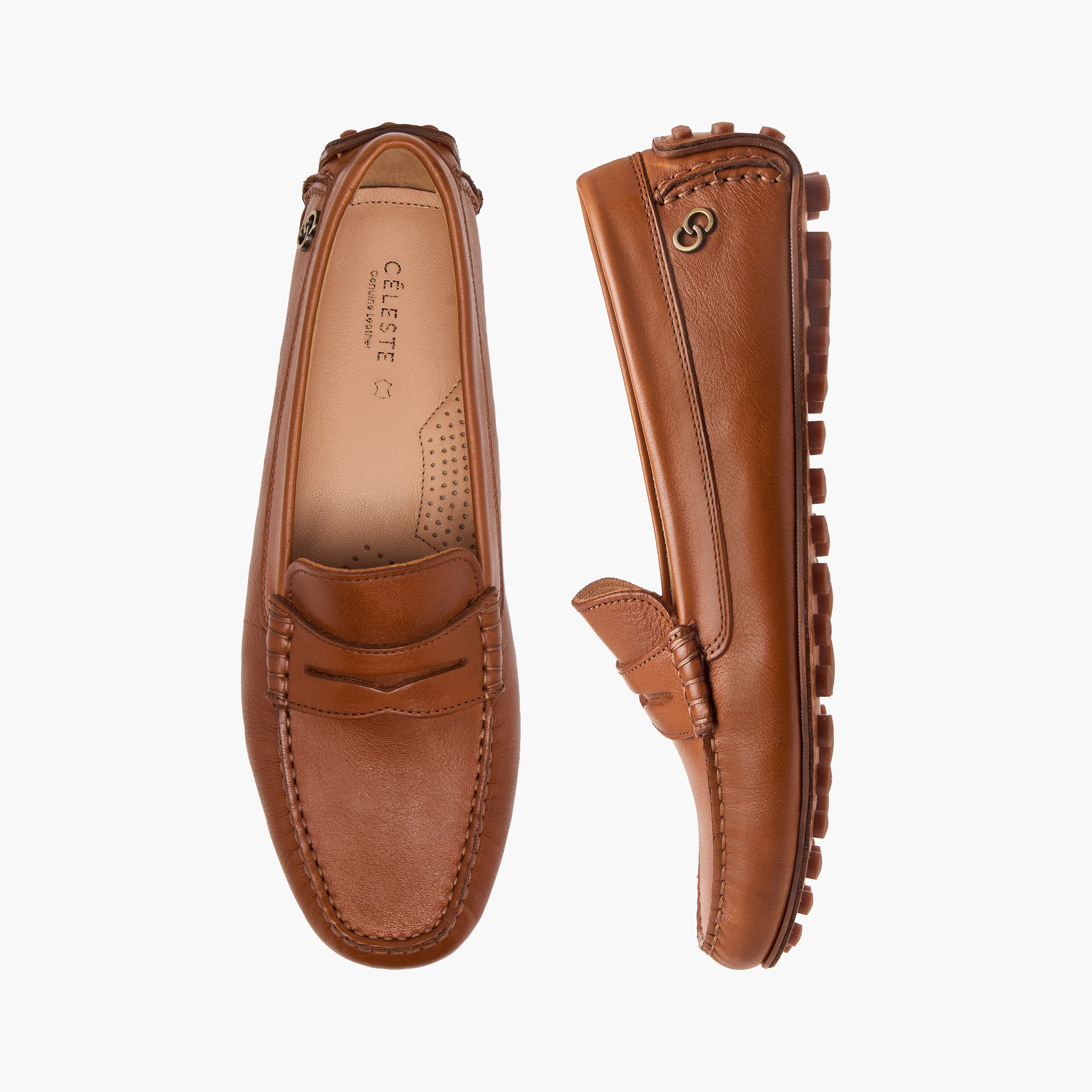 حذاء خفيف سهل الارتداء بتفاصيل مفرّغة للنساء من سيليست-women-shoes-flats-loafers-image-1