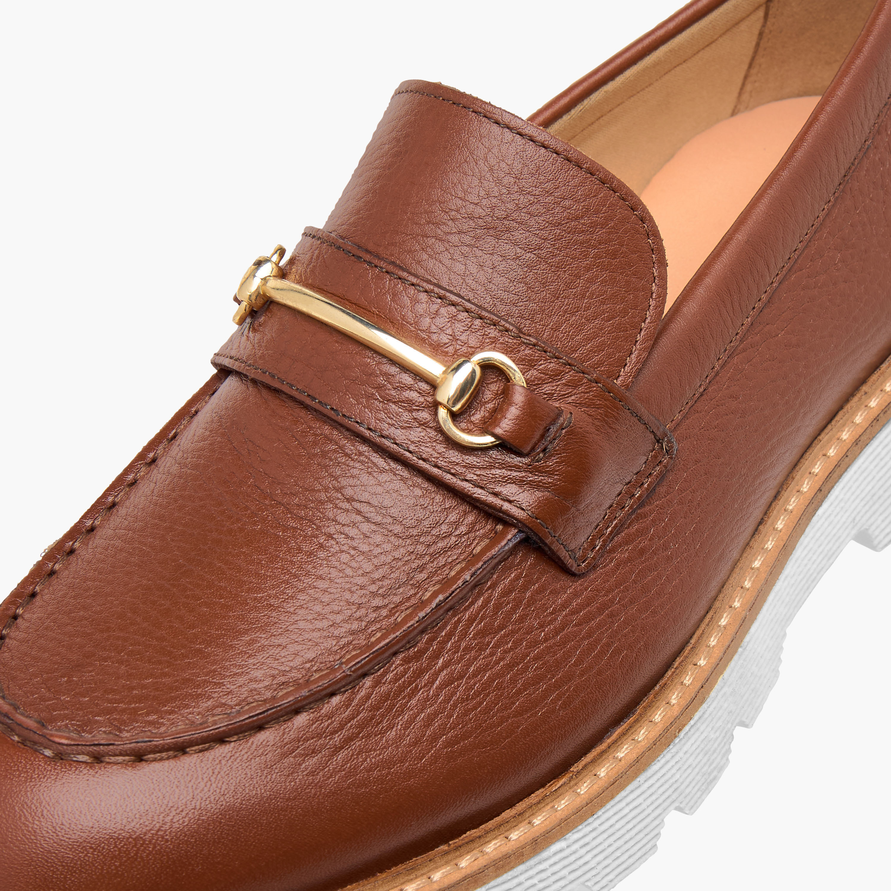 حذاء خفيف سهل الارتداء بزينة معدن للنساء من سيليست-women-shoes-loafersandmoccasins-image-4