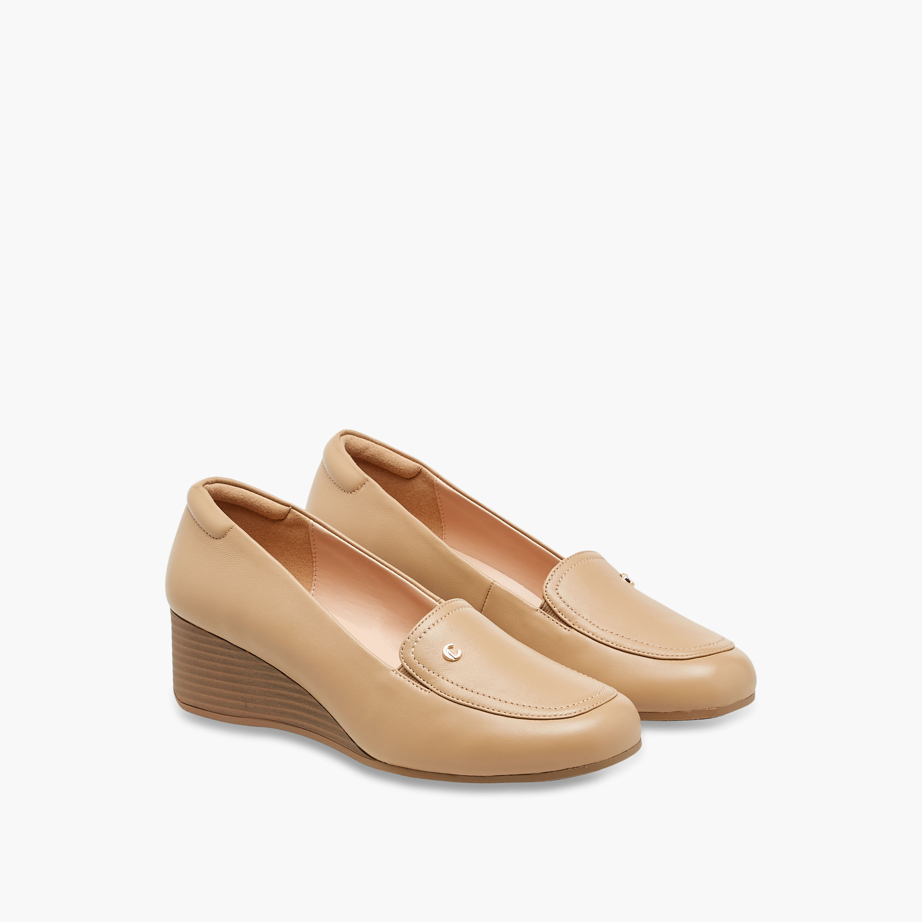 حذاء سهل الارتداء سادة بكعب ويدج من لو كونفورت-women-shoes-heels-image-1