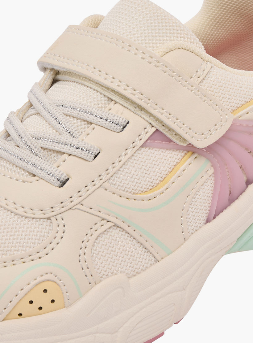 حذاء رياضي بشريط لاصق للبنات من ليتل ميسي-girls-shoes-sneakers-image-4
