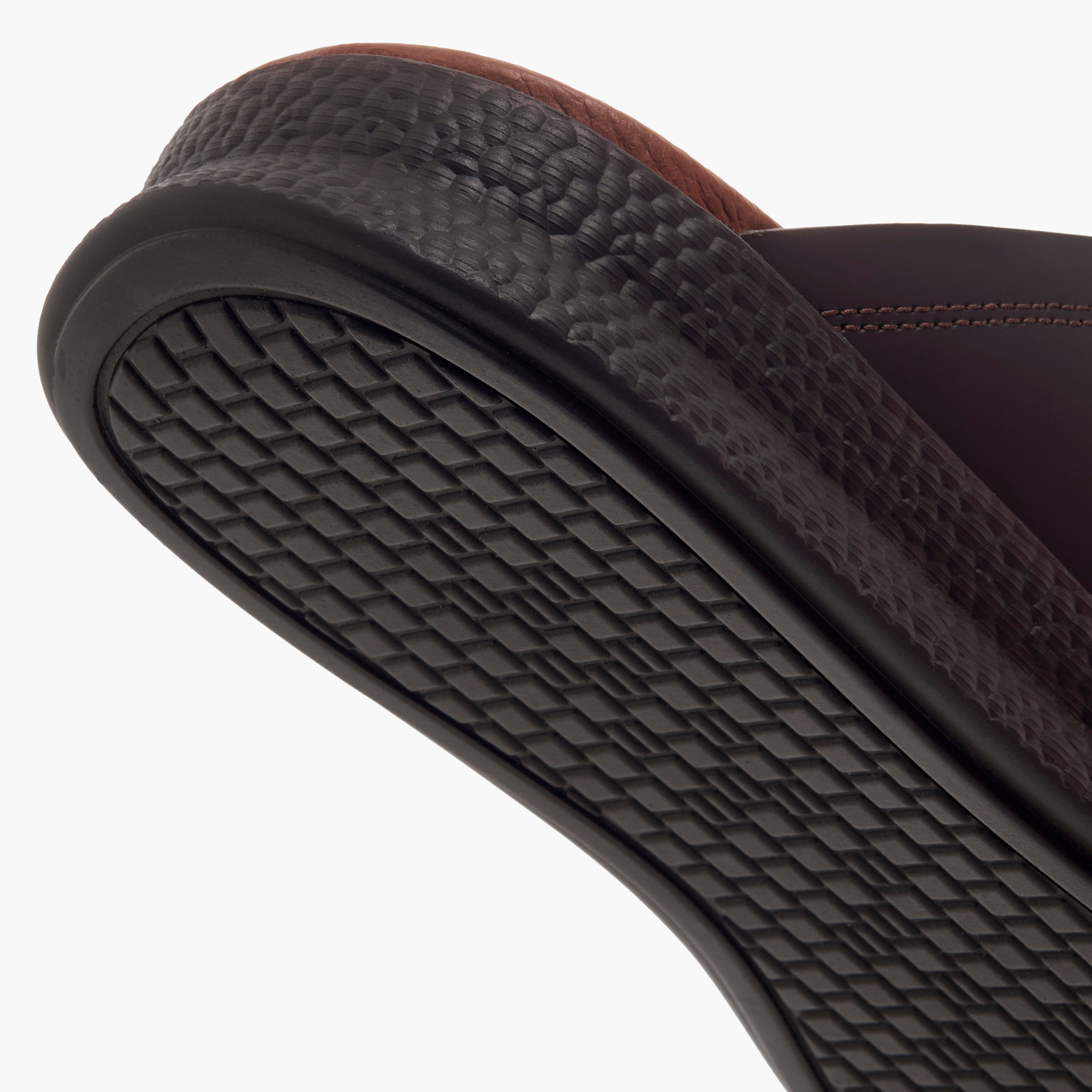 Duchini Men Textured Strap Arabic Sandals-men-shoes-sandals-image-6