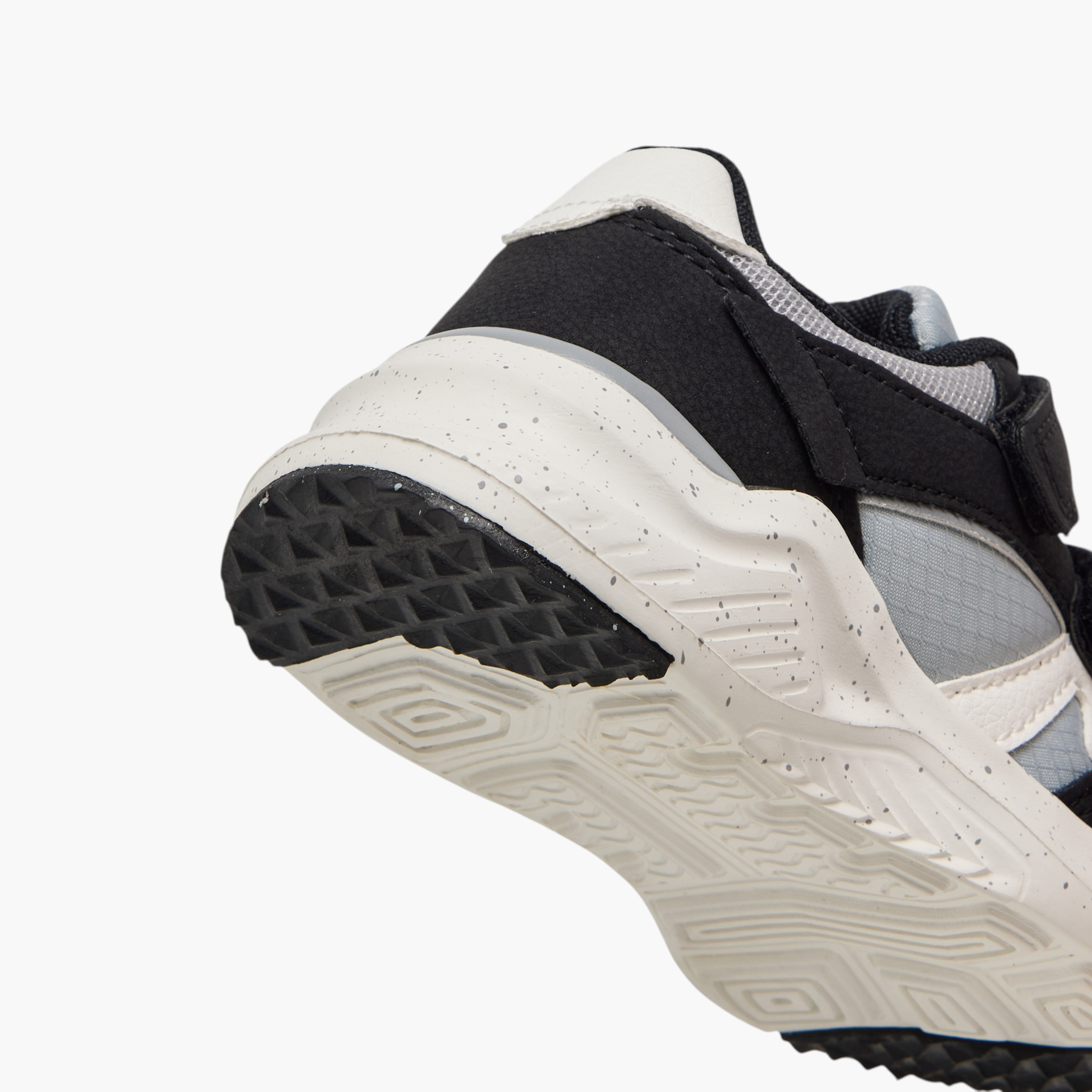 حذاء سنيكرز بشريط إغلاق لاصق من جونيورز-boys-shoes-schoolshoes-image-5