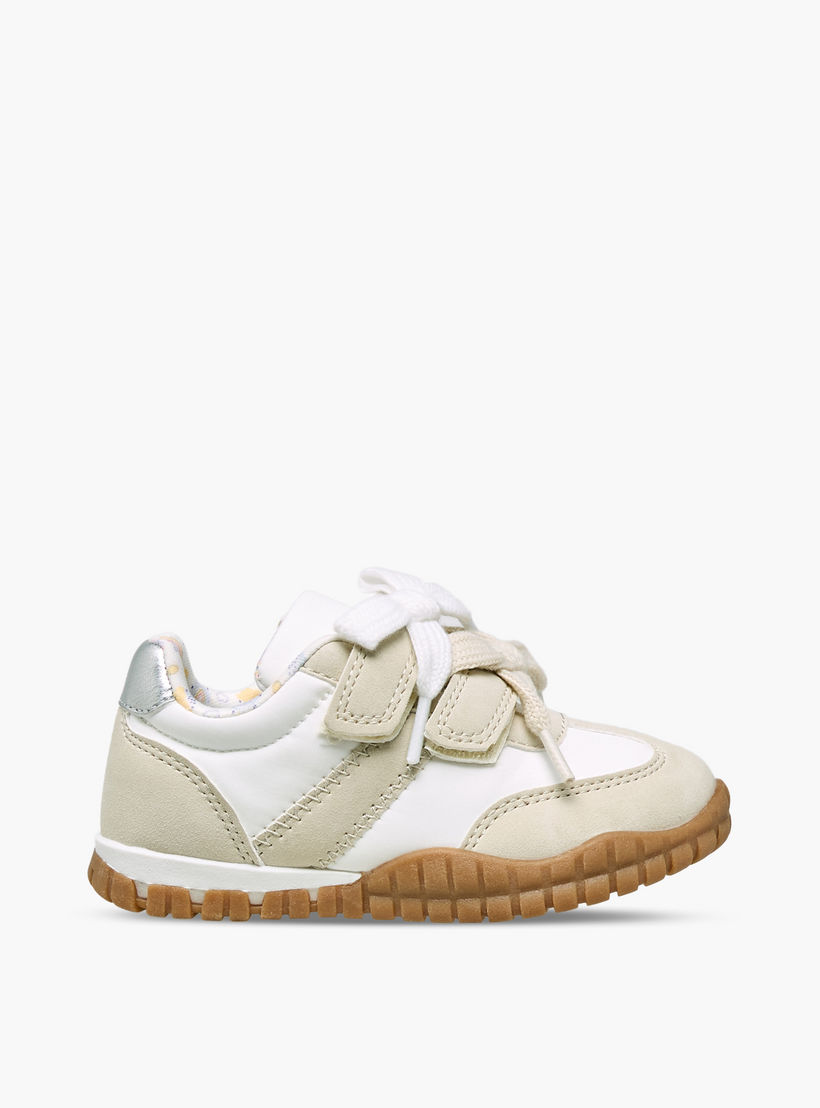 حذاء سنيكرز بطول الكاحل وشريط إغلاق لاصق للبنات من جونيورز-girls-shoes-sneakers-image-3