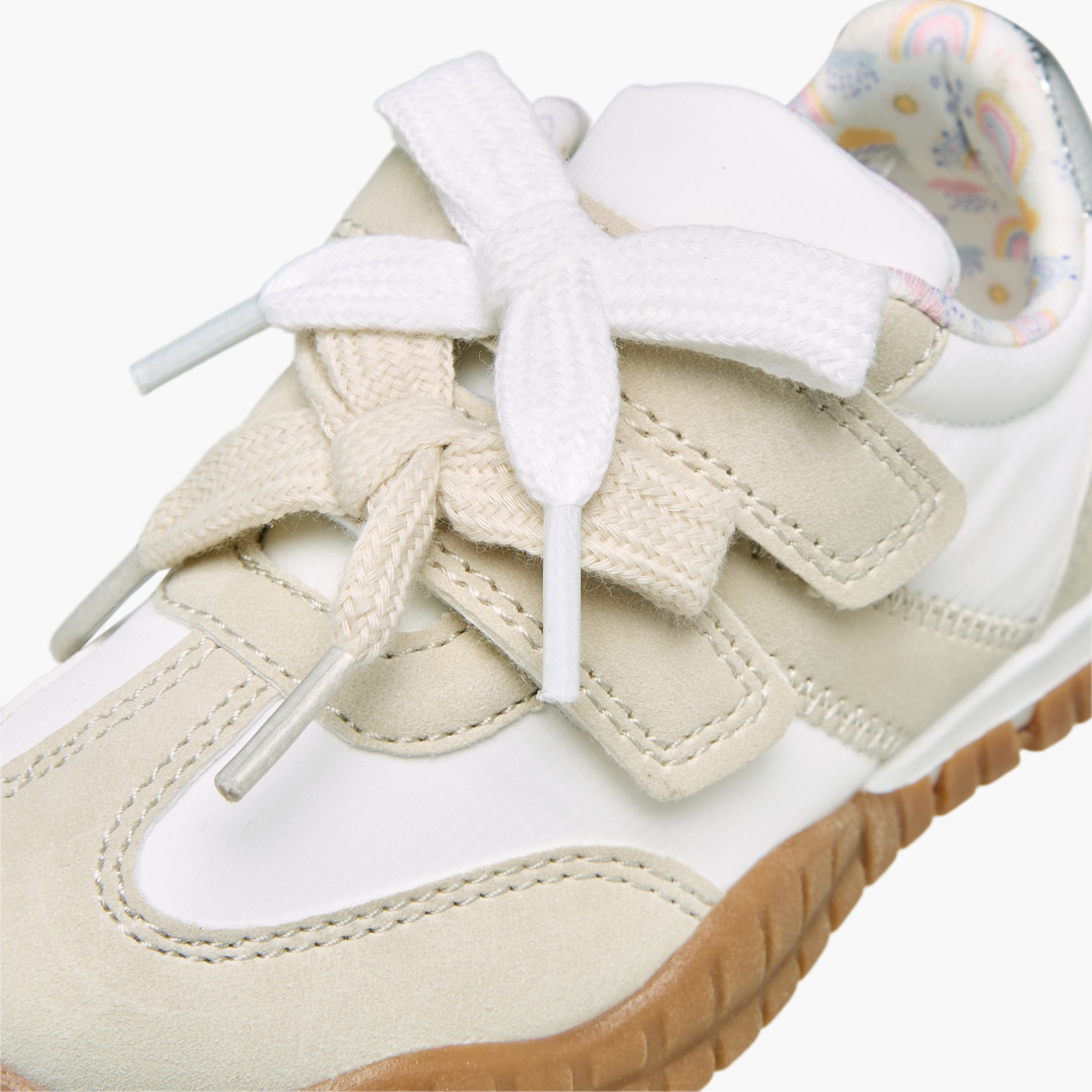 حذاء سنيكرز بطول الكاحل وشريط إغلاق لاصق للبنات من جونيورز-girls-shoes-sneakers-image-4
