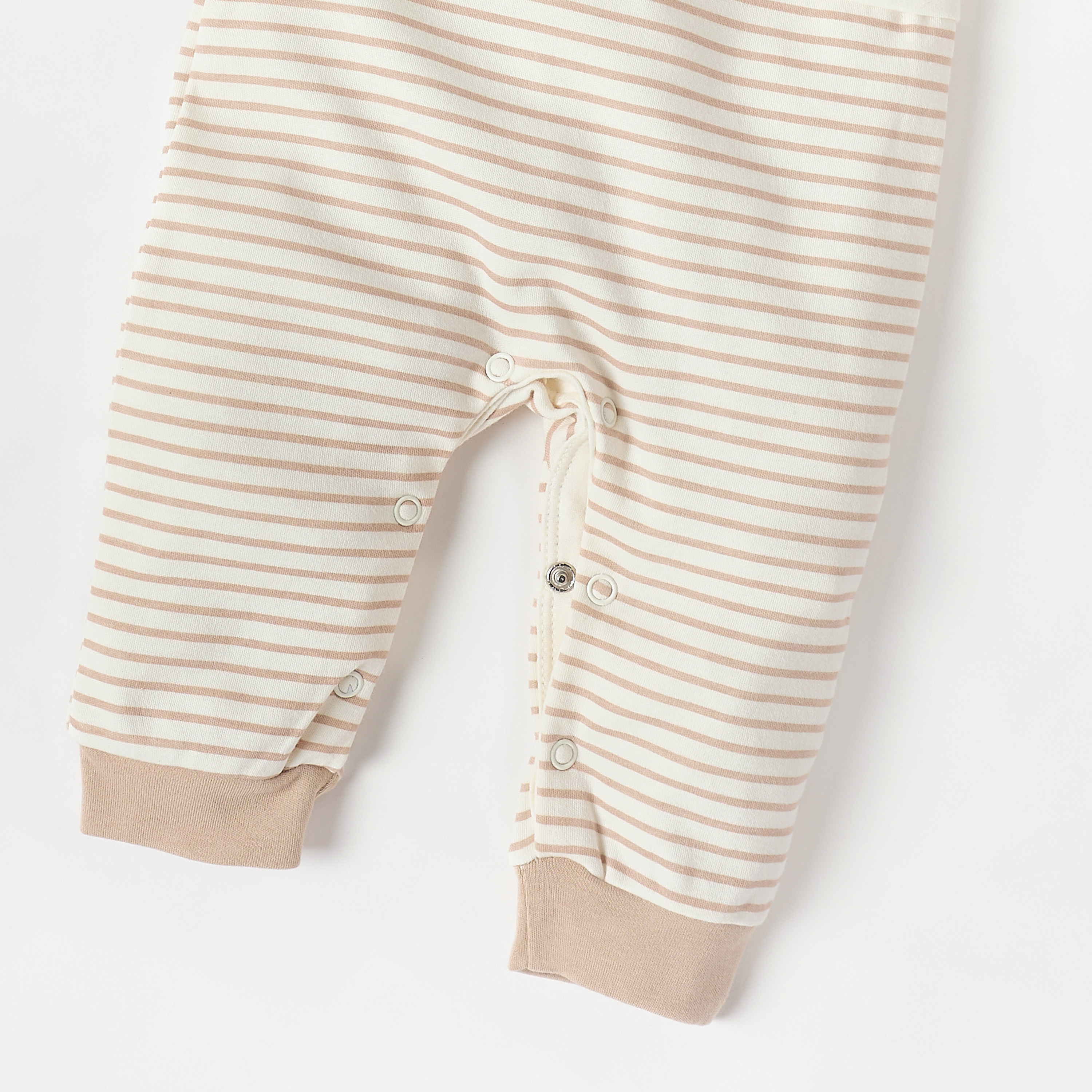 Juniors Applique Detail Sleepsuit with Long Sleeves and Button Closure-baby-boys-clothing-nightwear-sleepsuits-image-4