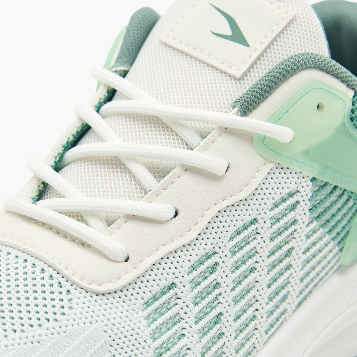 حذاء رياضي للنساء أومبري برباط من داش-women-shoes-sneakers-image-4