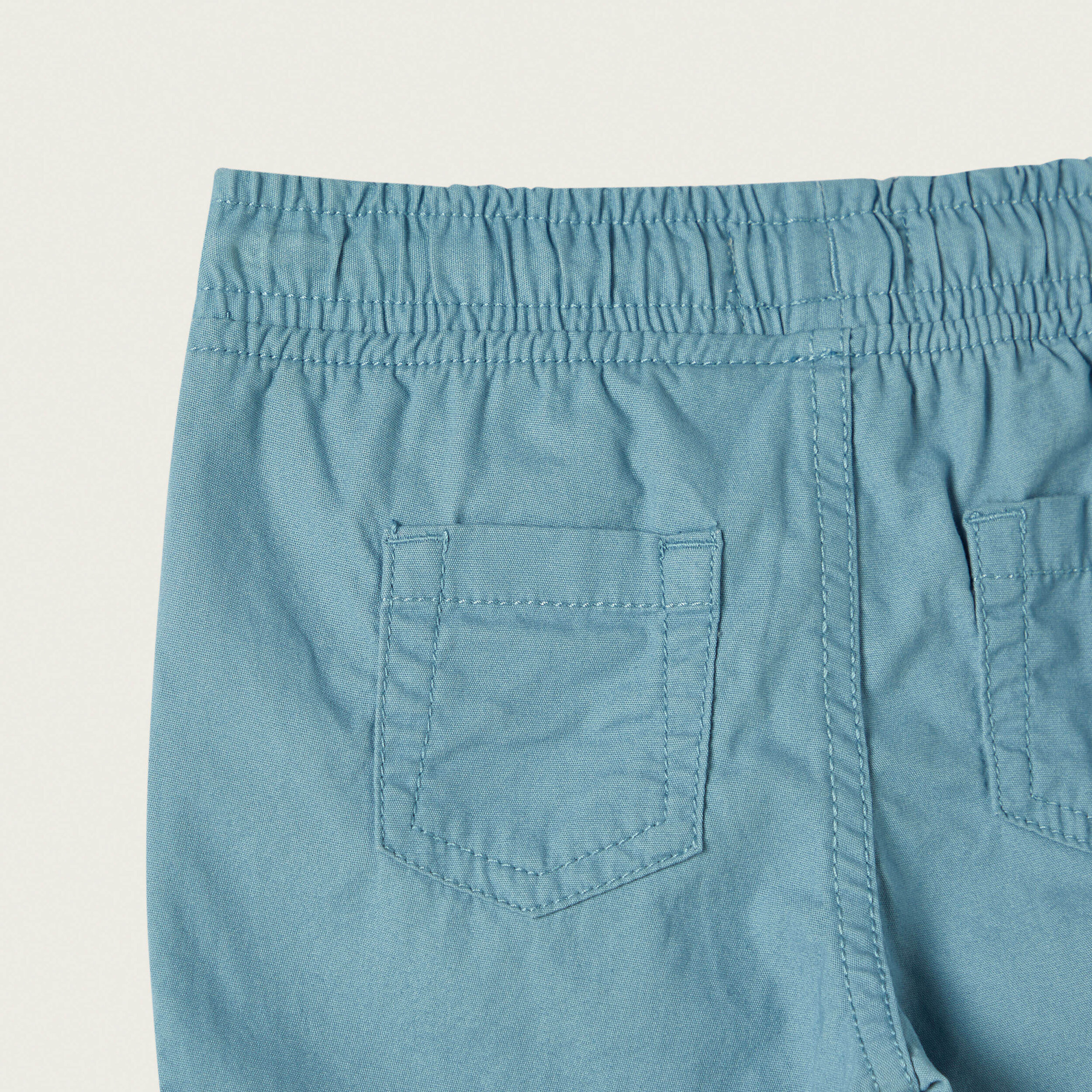 شورت سادة بخصر مطاطي ورباط إغلاق من جونيورز-baby-boys-clothing-bottoms-shorts-image-5