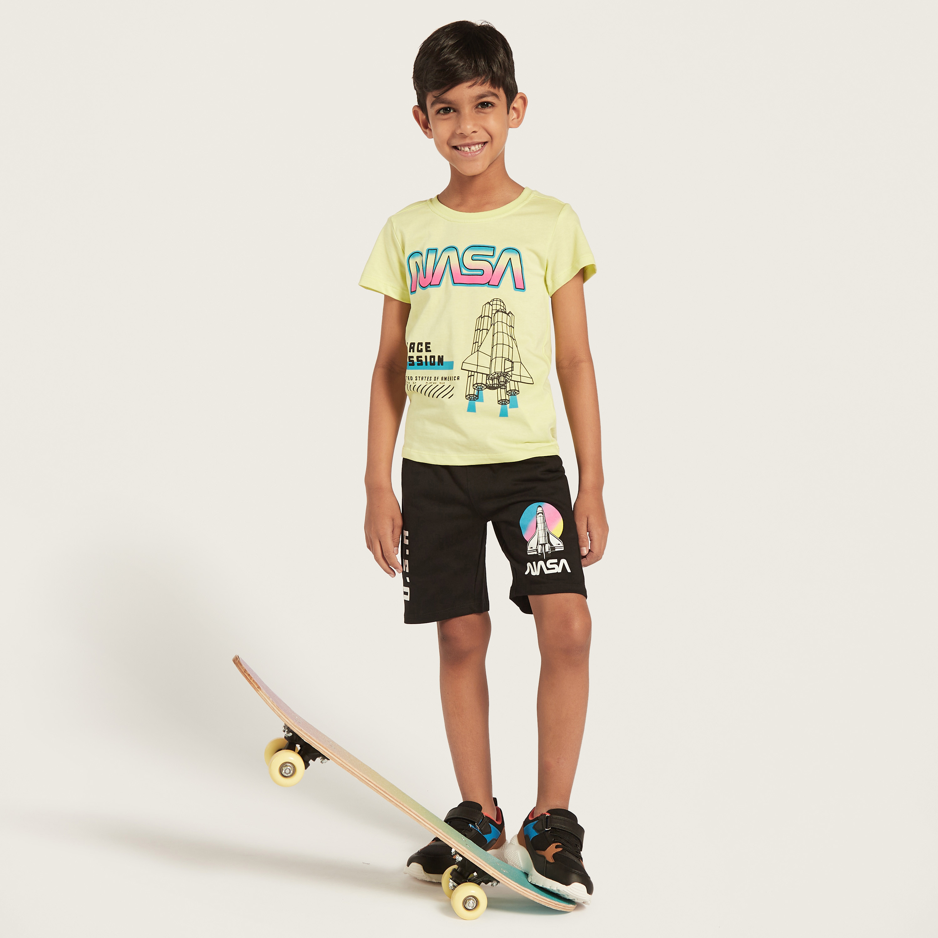 تيشيرت بأكمام قصيرة وطبعات جرافيك من ناسا-boys-clothing-tshirtsandpolos-image-2
