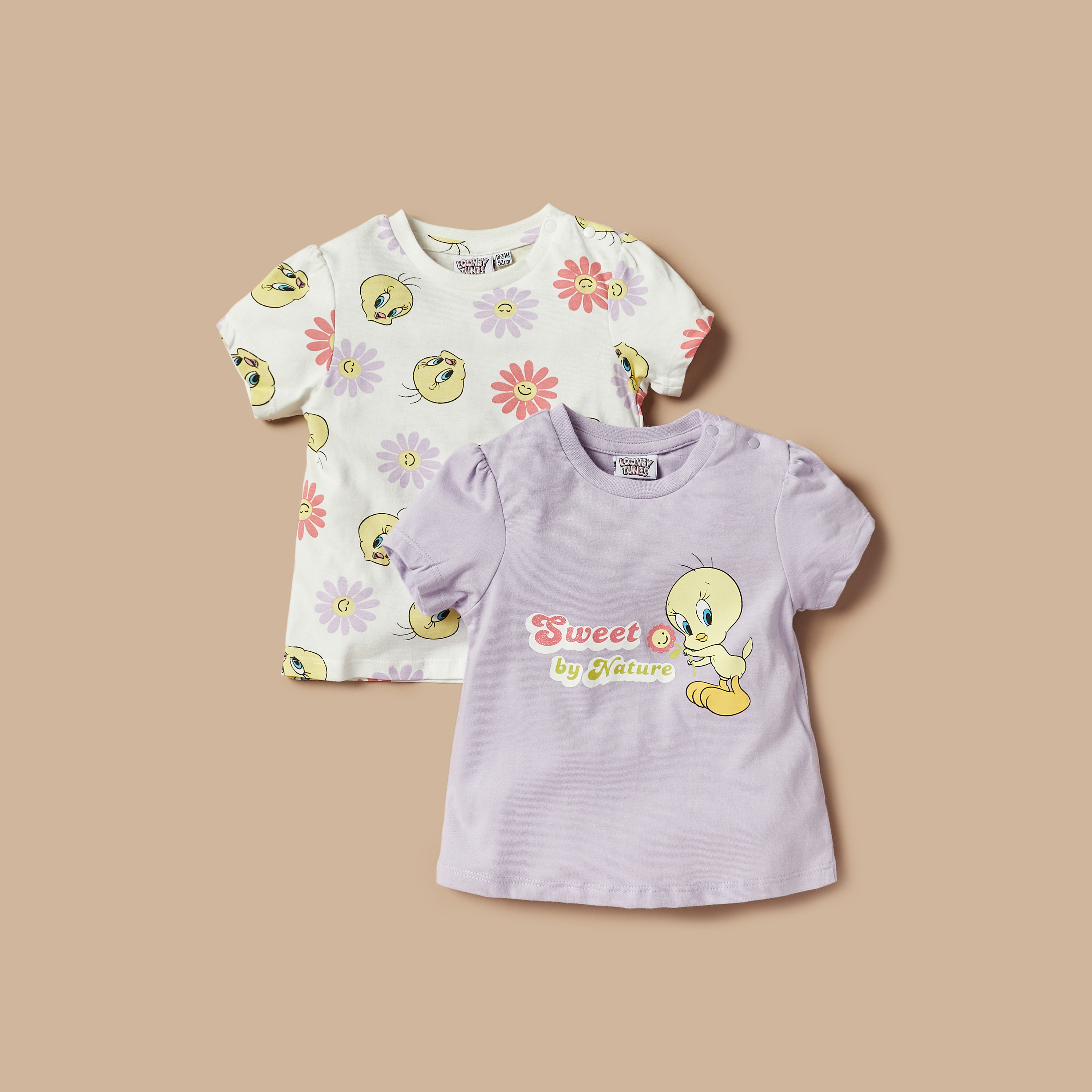تيشيرت بياقة ضيقة وأكمام قصيرة وطبعات تويتي - طقم من قطعتين-baby-girls-clothing-tshirts-image-1