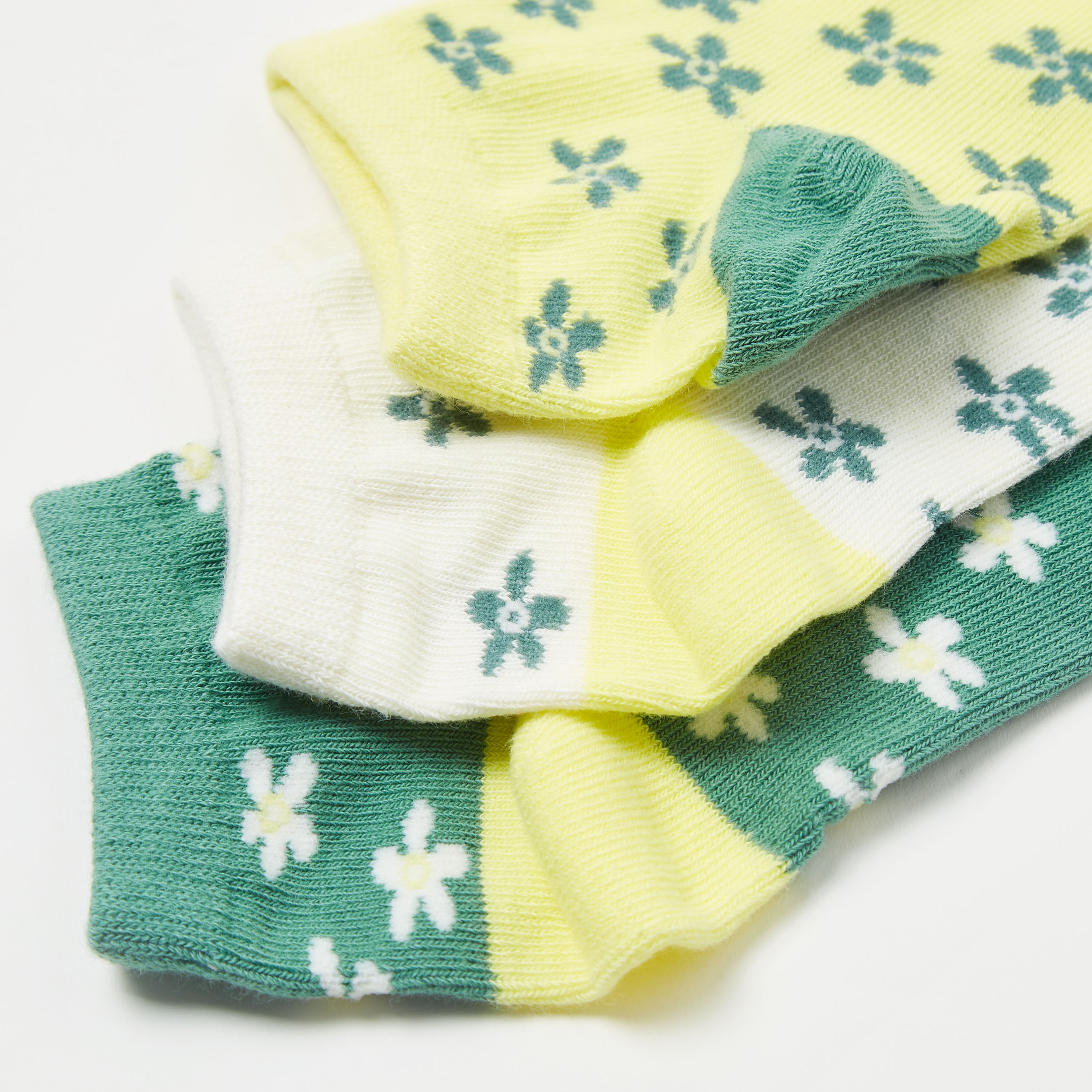 جوارب طول الكاحل بطبعات زهور من جونيورز - طقم من 3 أزواج-girls-accessories-socks-image-3