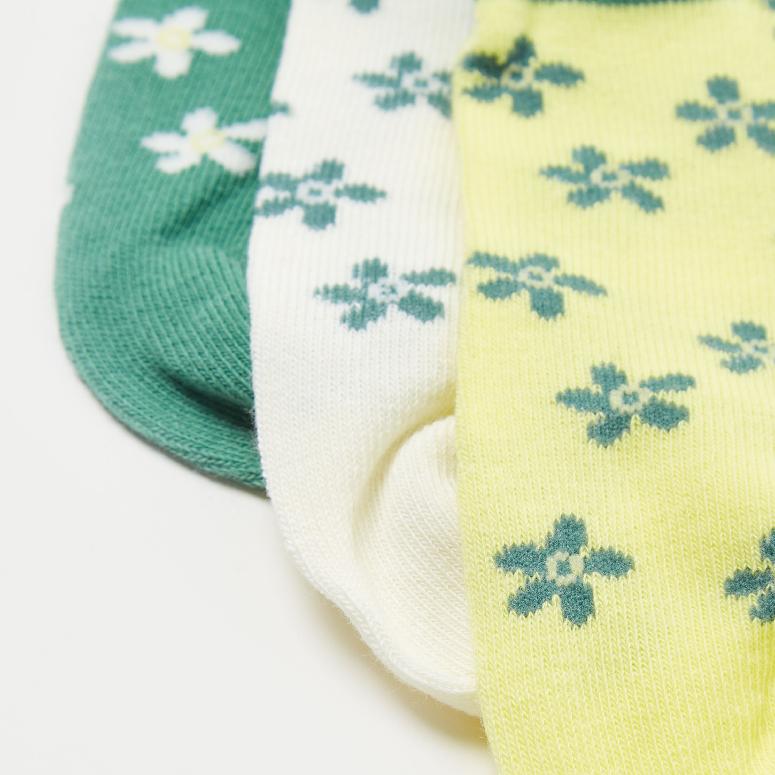 جوارب طول الكاحل بطبعات زهور من جونيورز - طقم من 3 أزواج-girls-accessories-socks-image-4