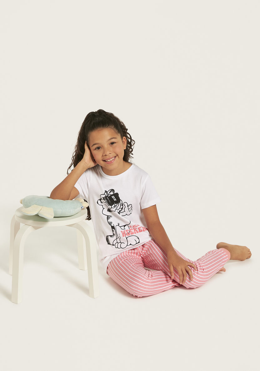 Garfield Print Round Neck T-shirt and Pyjama Set-Nightwear-image-0