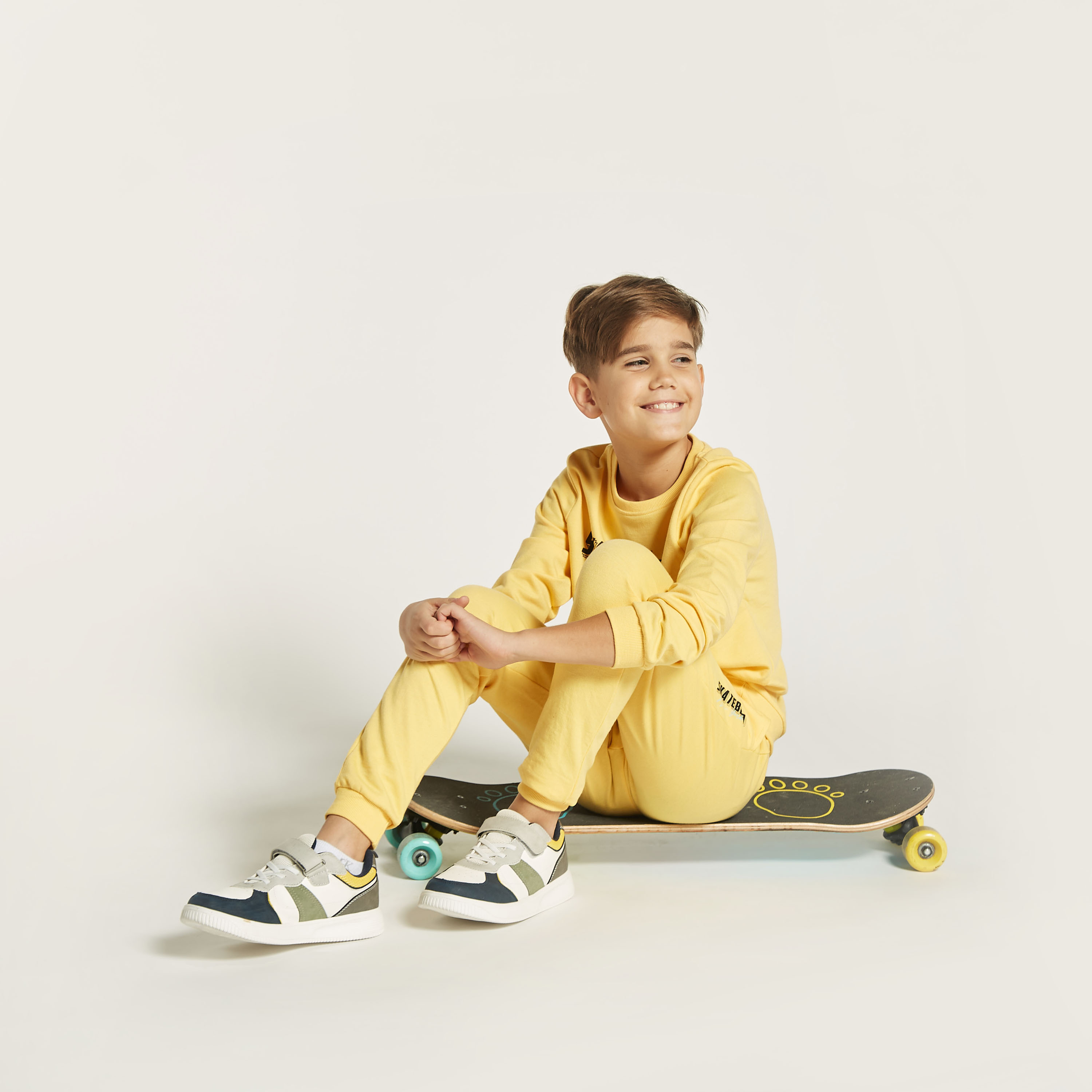 Juniors Printed Joggers with Drawstring Closure and Pockets-boys-clothing-bottoms-joggersandtrackpants-image-1