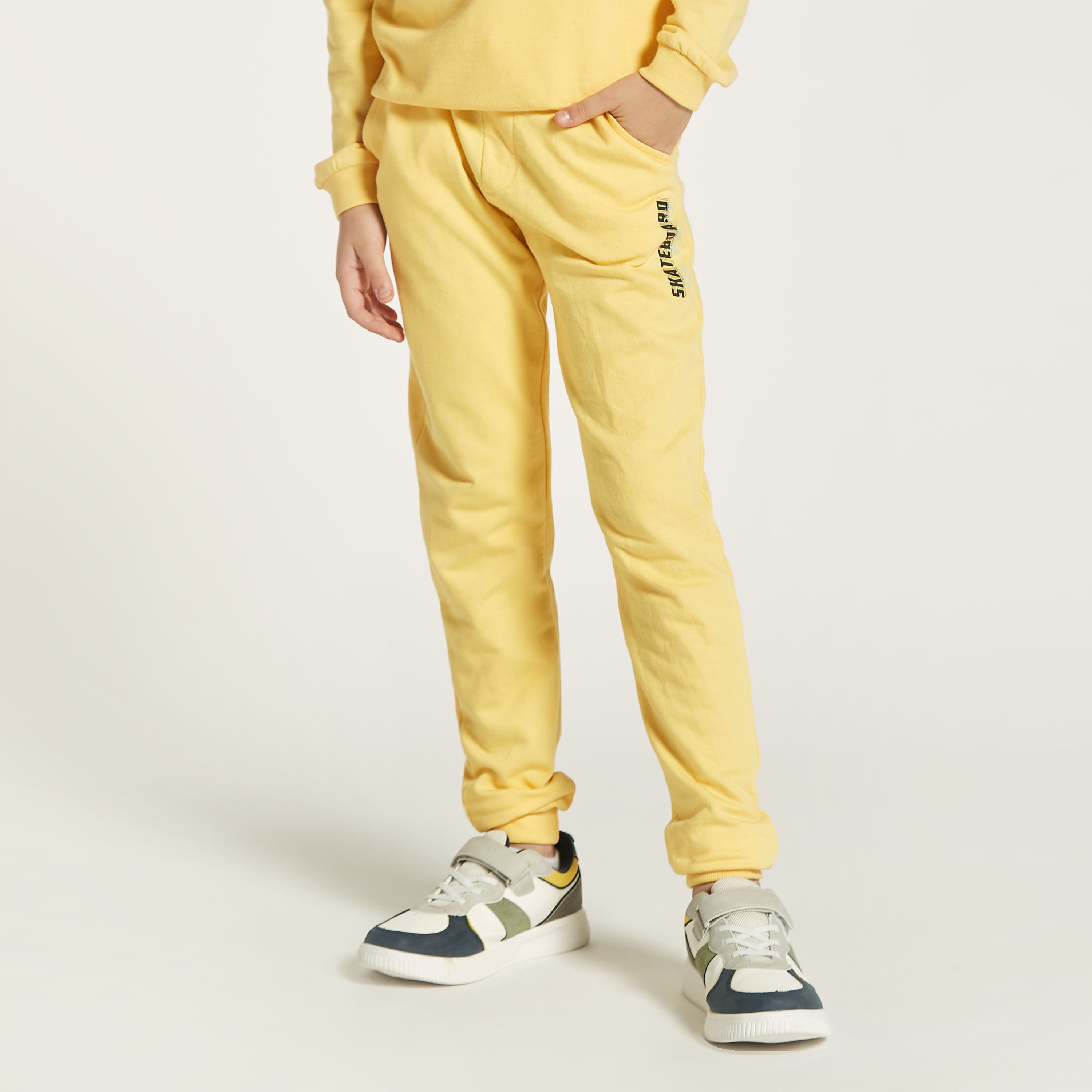Juniors Printed Joggers with Drawstring Closure and Pockets-boys-clothing-bottoms-joggersandtrackpants-image-3