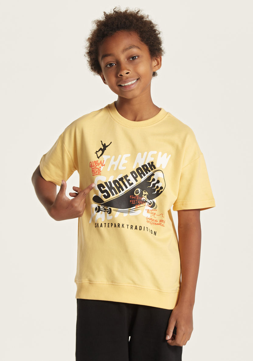 Juniors Skating Graphic Print T-shirt with Crew Neck and Short Sleeves-T Shirts-image-0