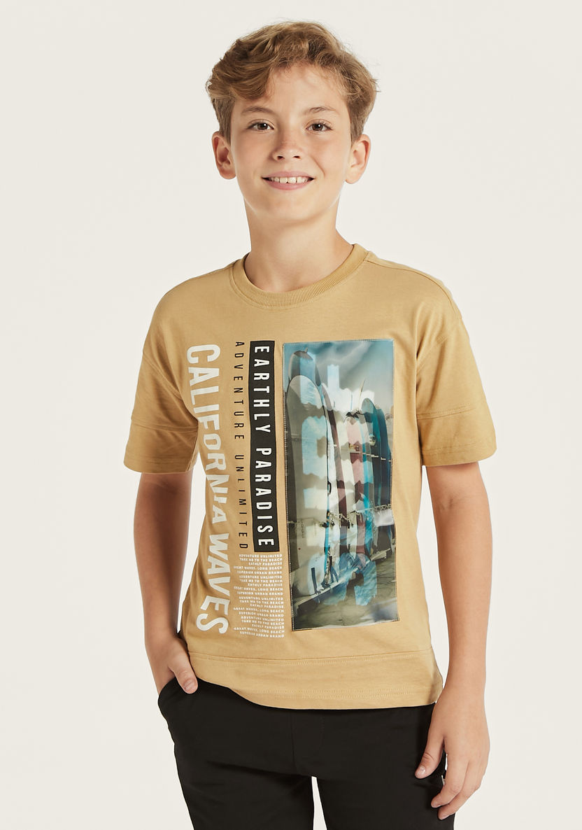 Juniors Graphic Print T-shirt with Applique Detail and Short Sleeves-T Shirts-image-0