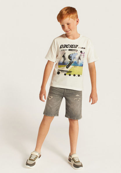 Juniors Graphic Print T-shirt with Short Sleeves and Crew Neck-T Shirts-image-1