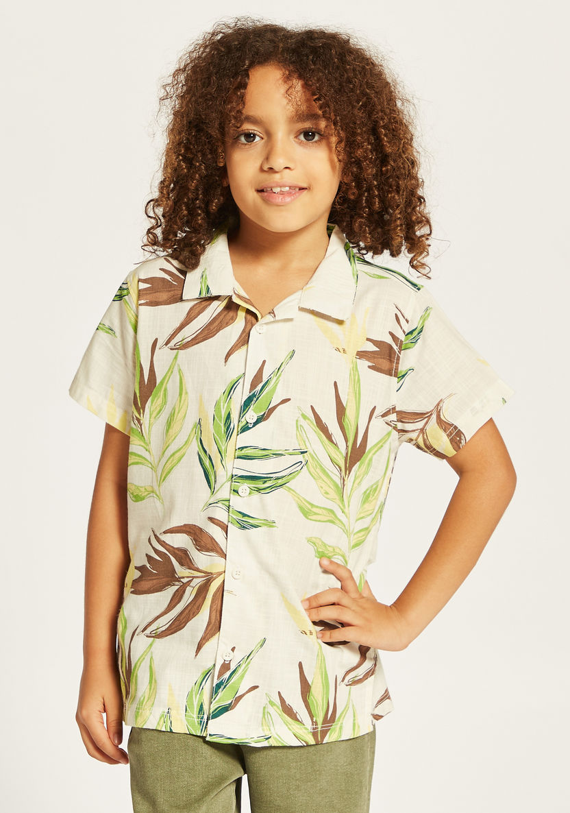 Juniors All-Over Leaf Print Shirt with Short Sleeves and Button Closure-Shirts-image-0