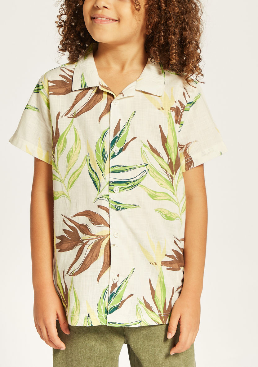 Juniors All-Over Leaf Print Shirt with Short Sleeves and Button Closure-Shirts-image-2