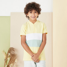 Juniors Colourblock Print Polo T-shirt with Mandarin Collar and Zip Closure