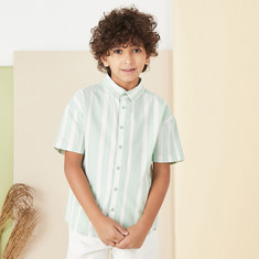 Juniors All-Over Striped Shirt with Collar and Short Sleeves