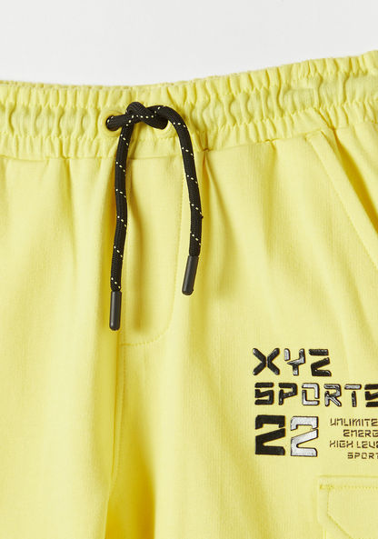 XYZ Logo Print Shorts with Drawstring Closure and Pockets-Shorts-image-1