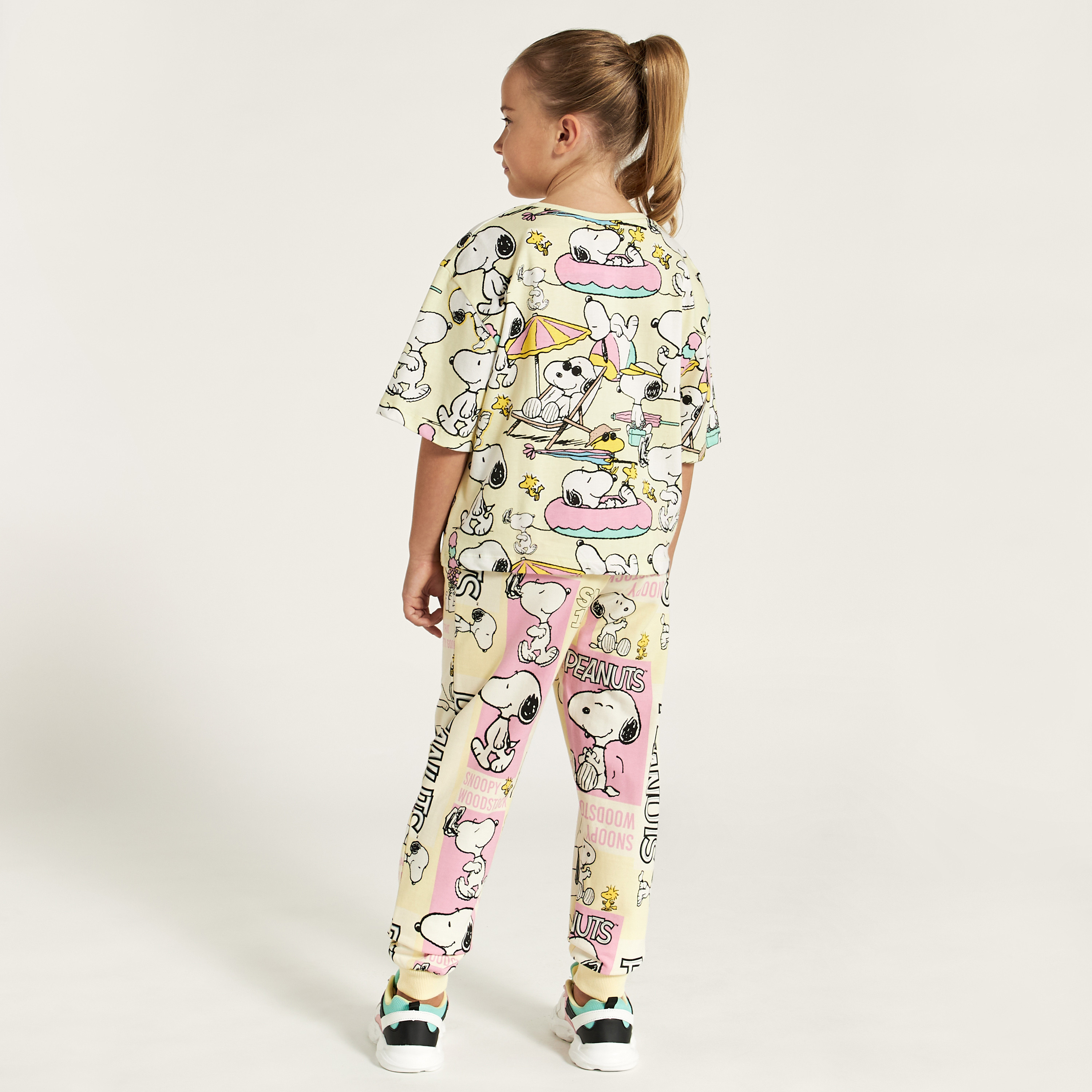 Snoopy Dog Print Joggers with Drawstring Closure and Pockets-girls-clothing-bottoms-joggersandtrackpants-image-4