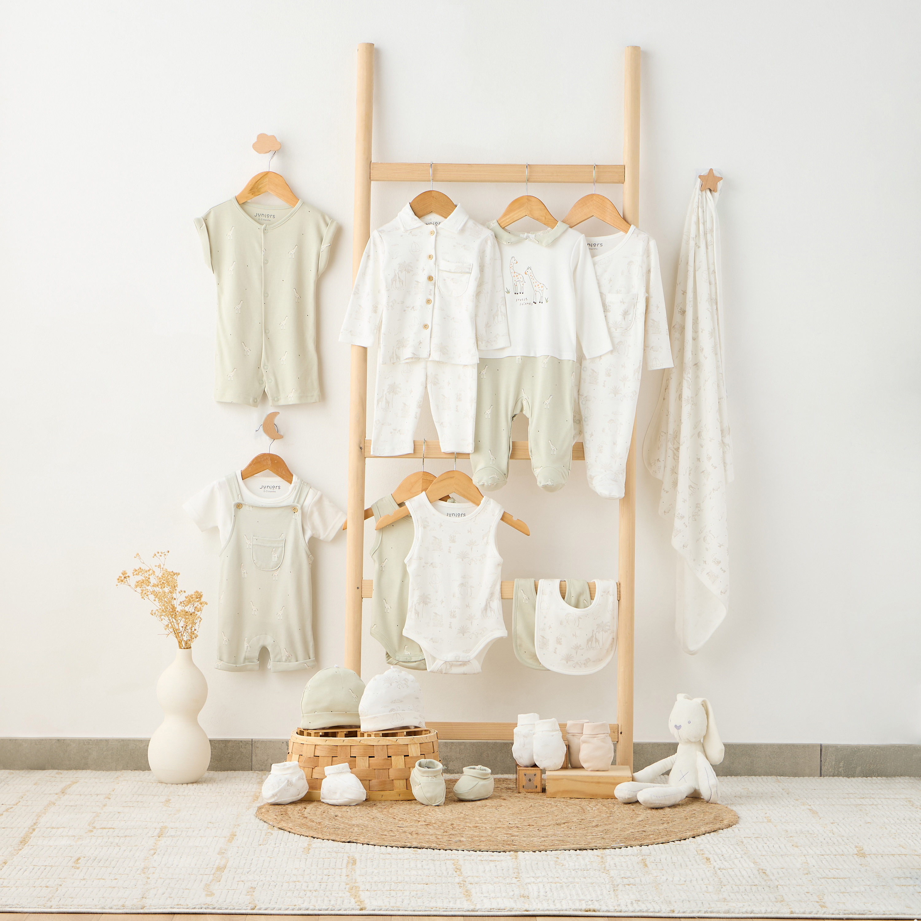 طقم دنغري بطبعات زرافة وتيشيرت من جونيورز-baby-boys-clothing-rompers-image-2