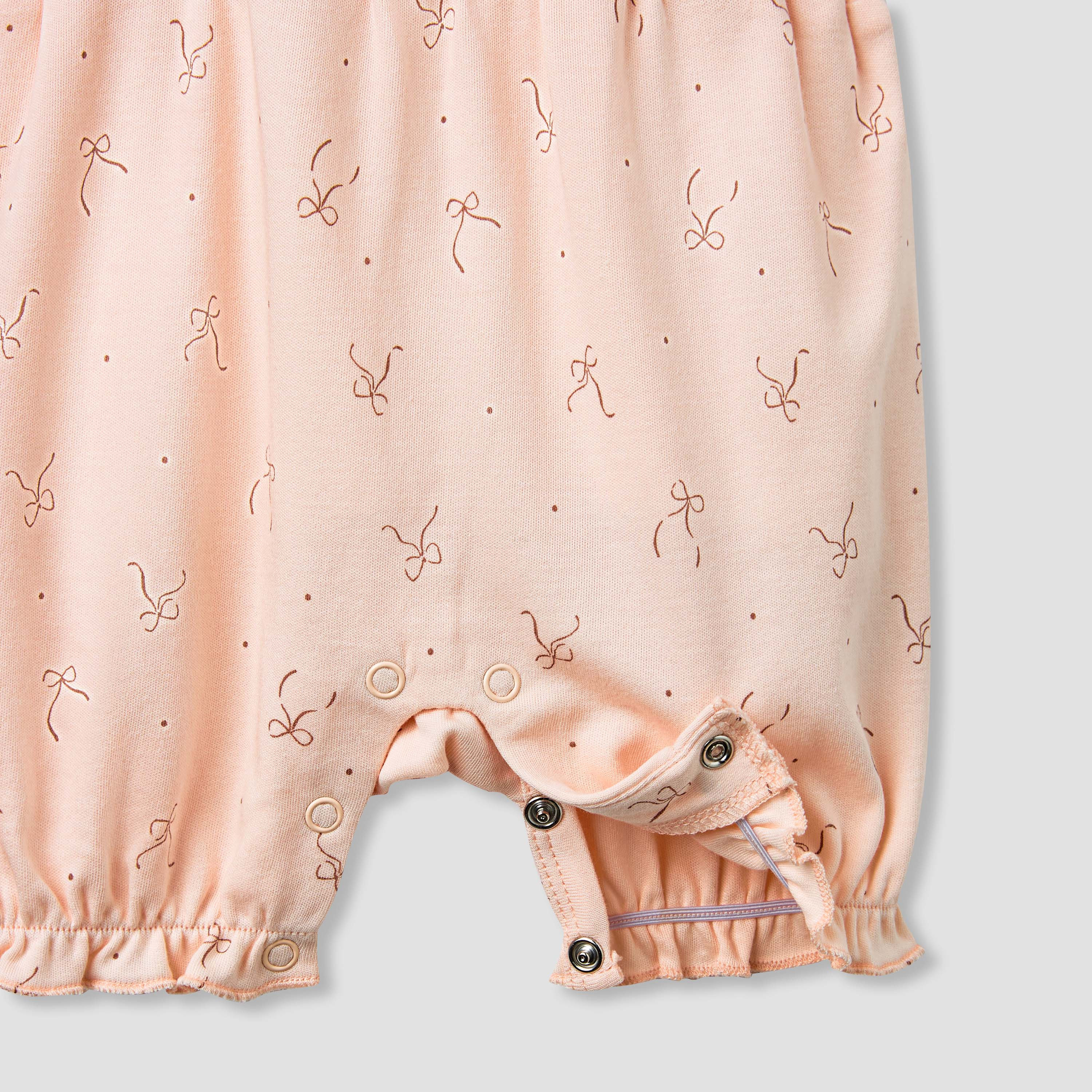 طقم دنغري بطبعات فيونكات وبلوزة سادة من جونيورز-baby-girls-clothing-nightwear-sleepsuits-image-6