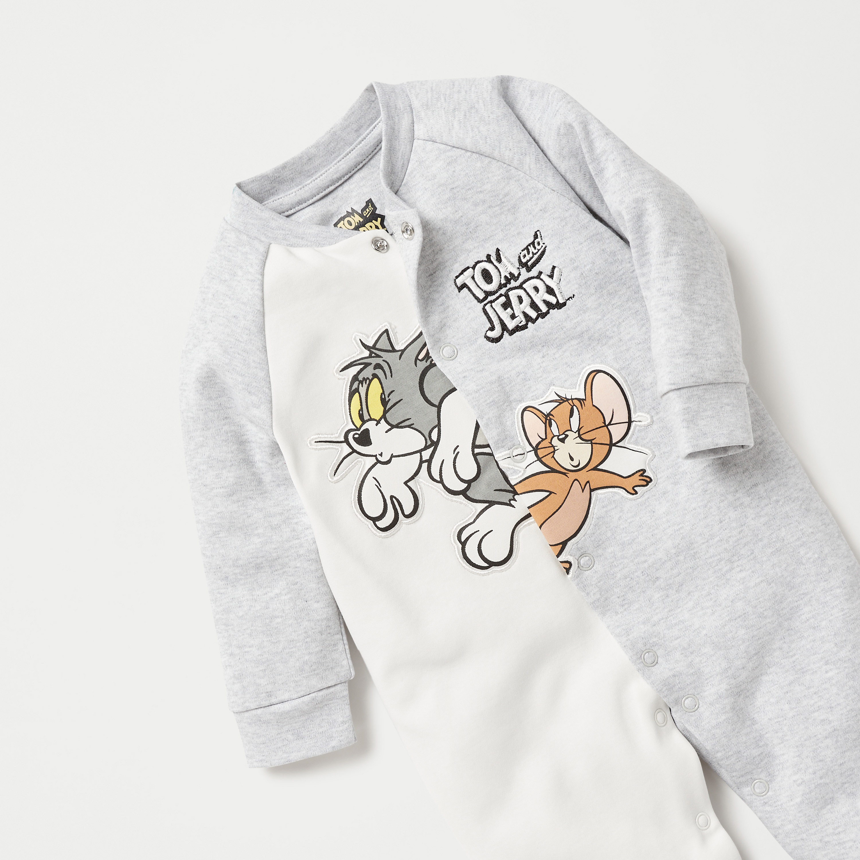 بدلة نوم بأقدام مغلقة مع أزرار إغلاق كباسة وزخارف-baby-girls-clothing-nightwear-sleepsuits-image-3