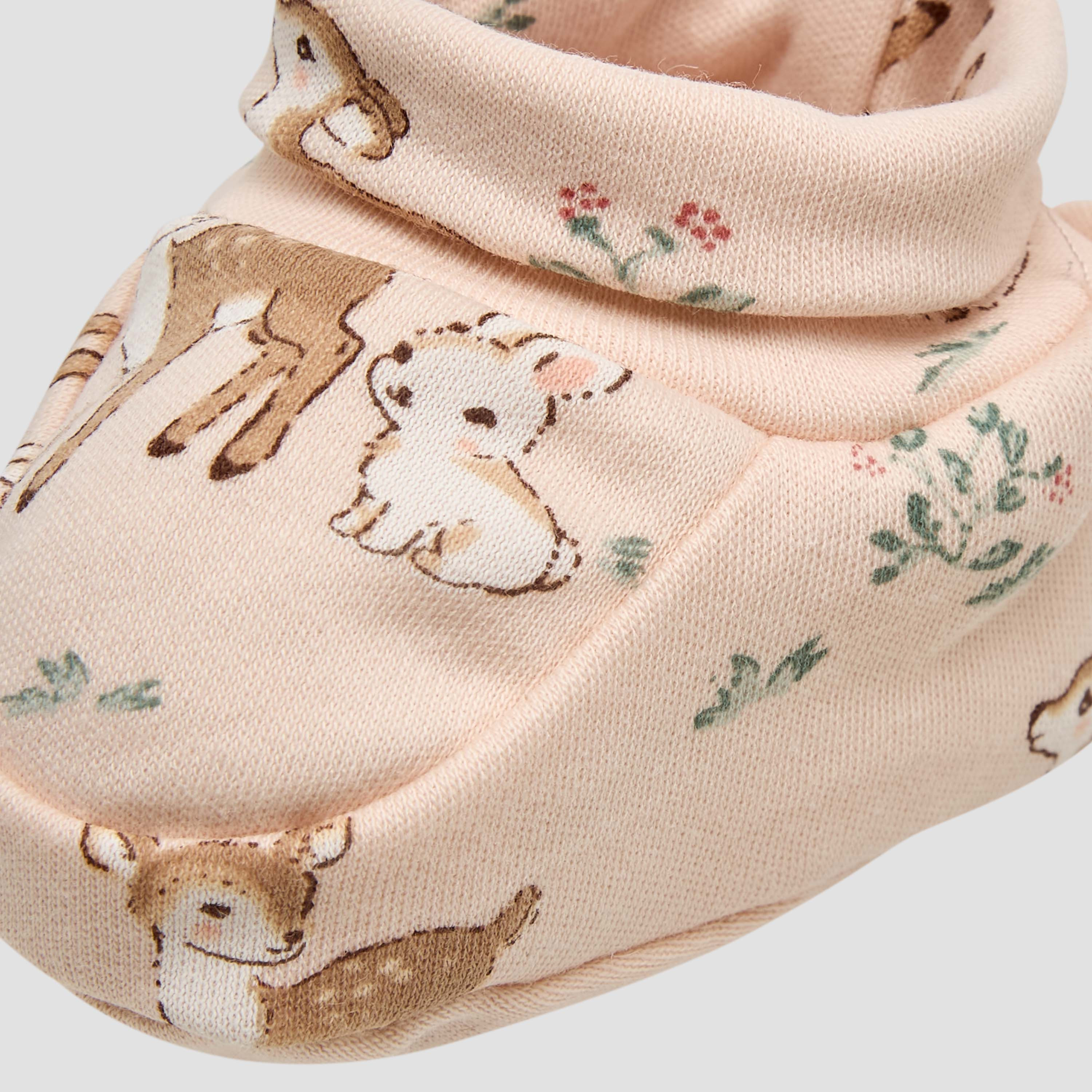 بوت أطفال بطبعات مرِحة من جونيورز – طقم من قطعتين-baby-girls-shoes-booties-image-10