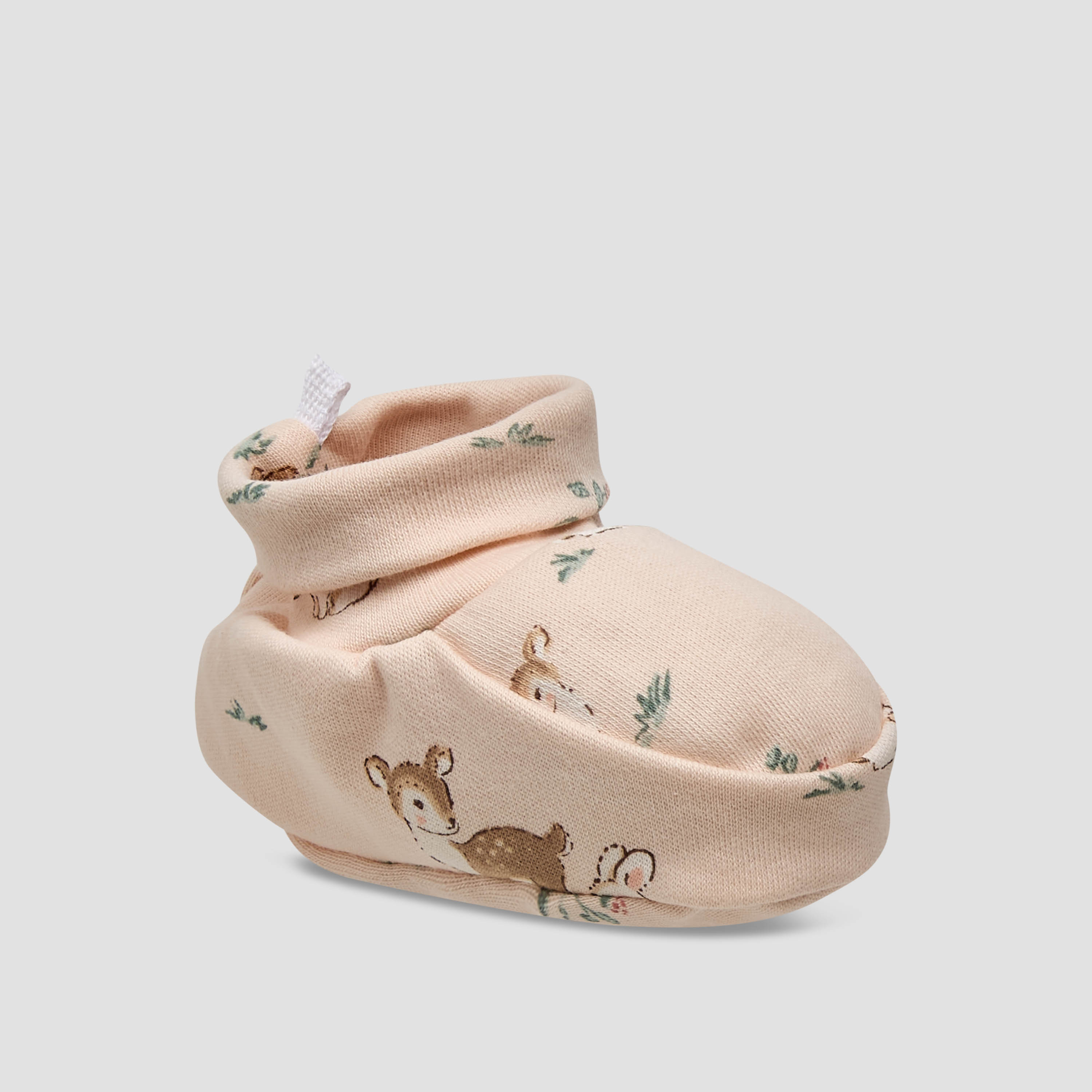 بوت أطفال بطبعات مرِحة من جونيورز – طقم من قطعتين-baby-girls-shoes-booties-image-6