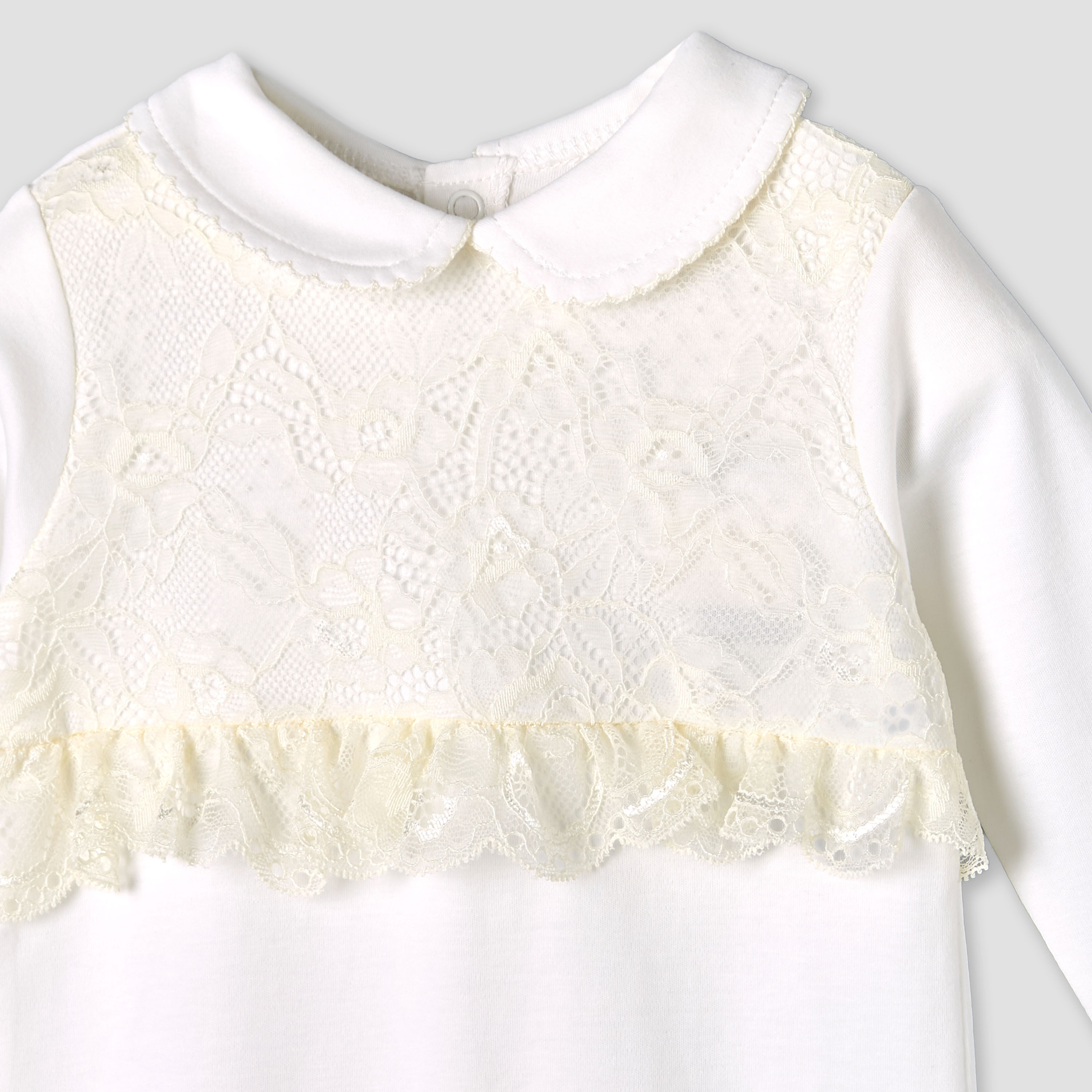 بدلة نوم بياقة بيتر بان وأكمام طويلة وتفاصيل دانتيل من جيجلز-baby-girls-clothing-nightwear-sleepsuits-image-4