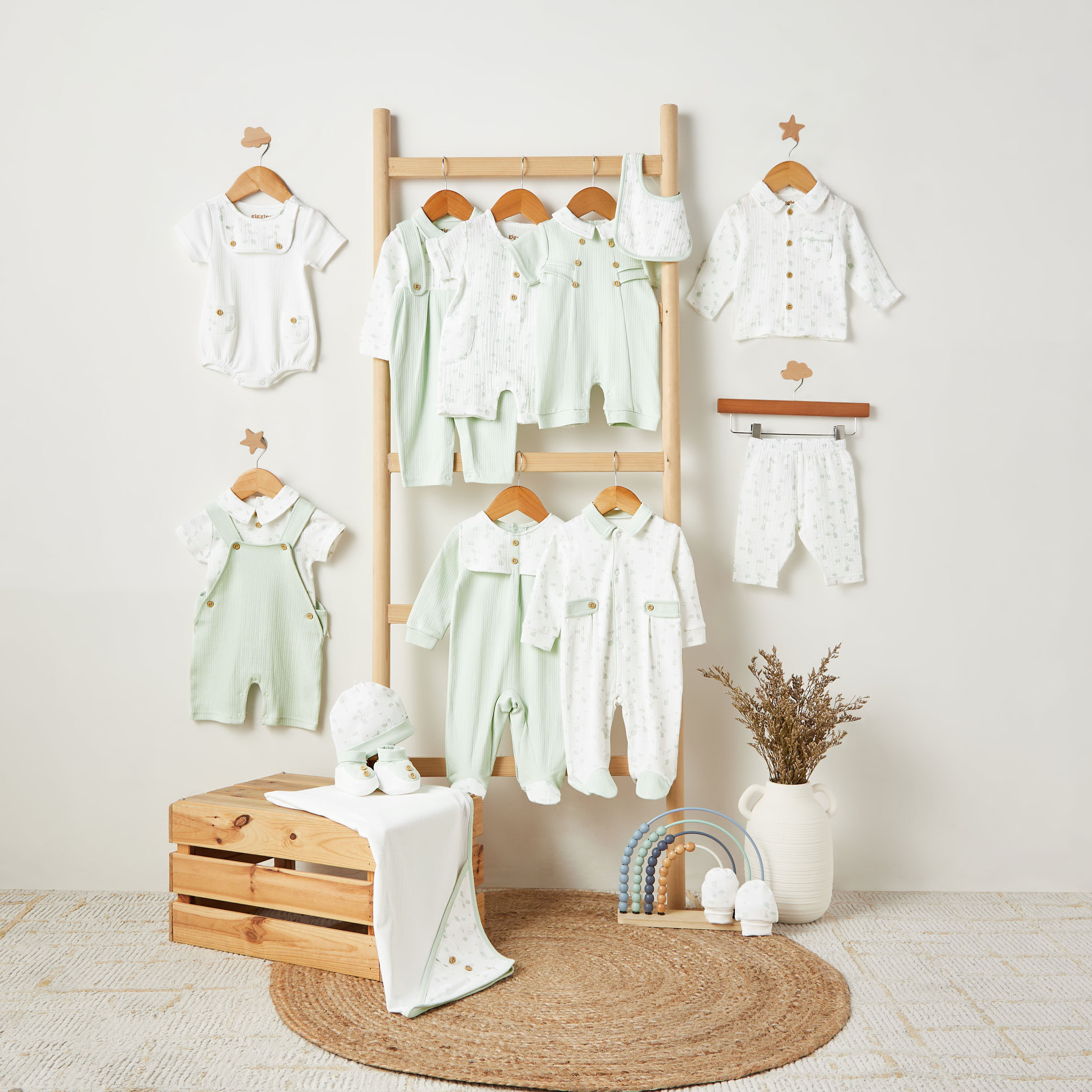 طقم بلوزة بياقة بأكمام قصيرة ودنغري بطبعات من جيجلز-baby-boys-clothing-setsandcoords-image-7