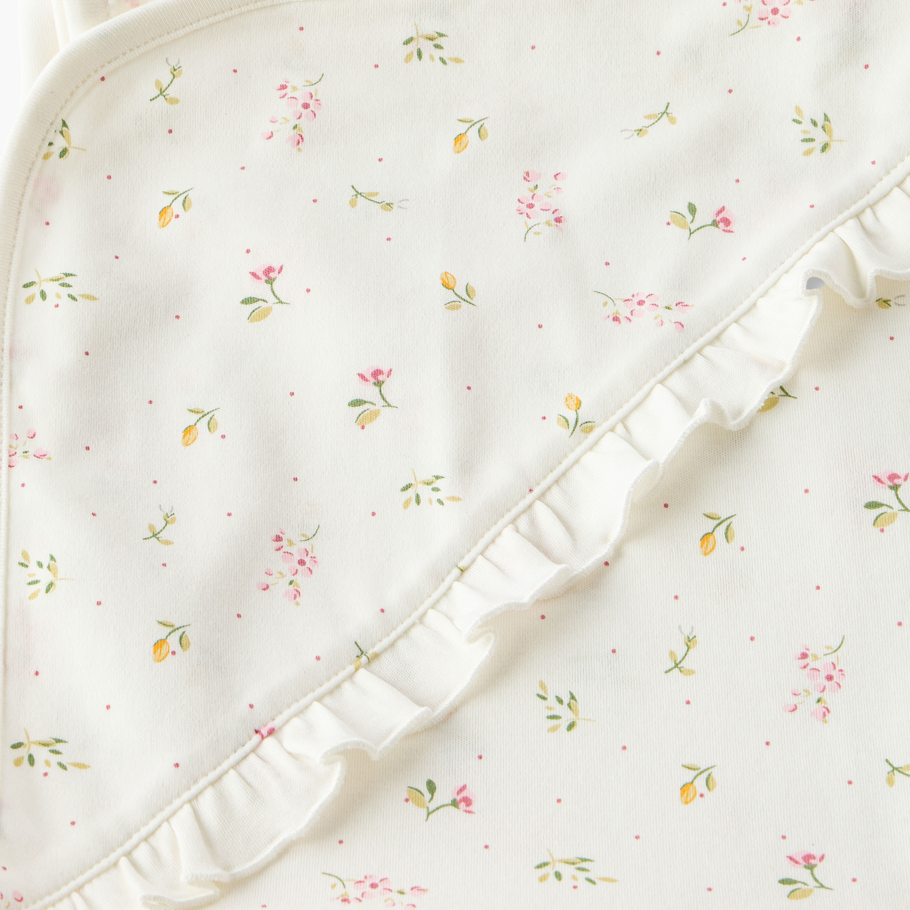 بطانية حديثي ولادة بطبعات أزهار من جونيورز-baby-nursery-blanketsandswaddles-receivingblankets-image-5