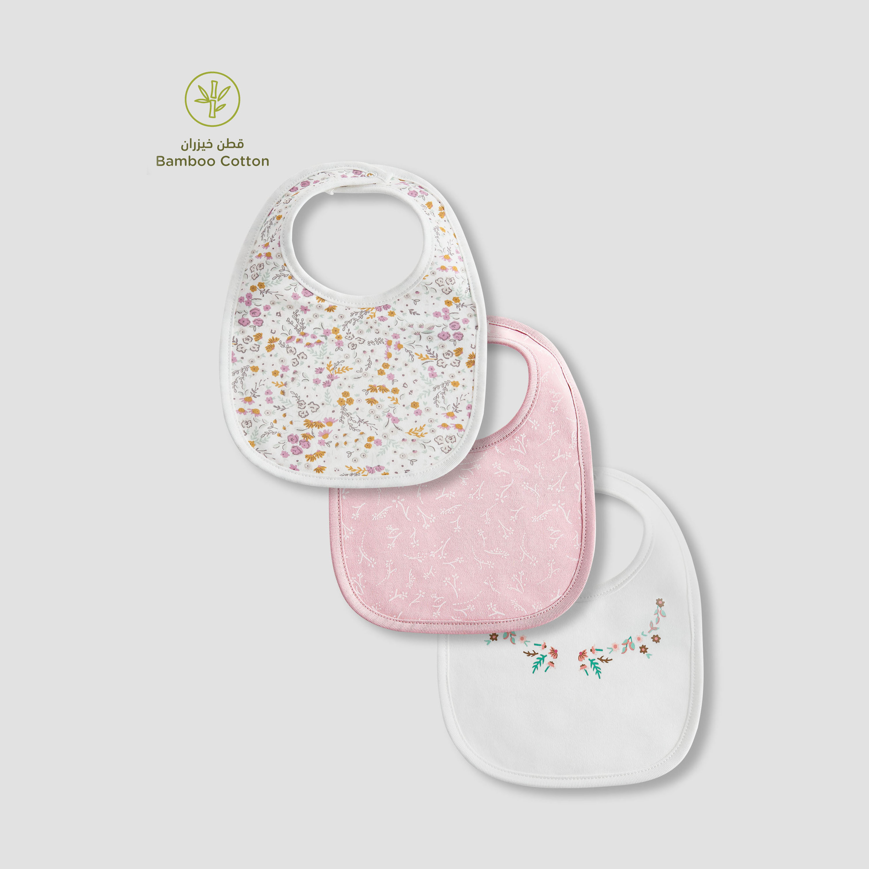 مريلة بطبعات زهور وأزرار إغلاق من جونيورز - طقم من 3 قطع-baby-feeding-bibs-image-1