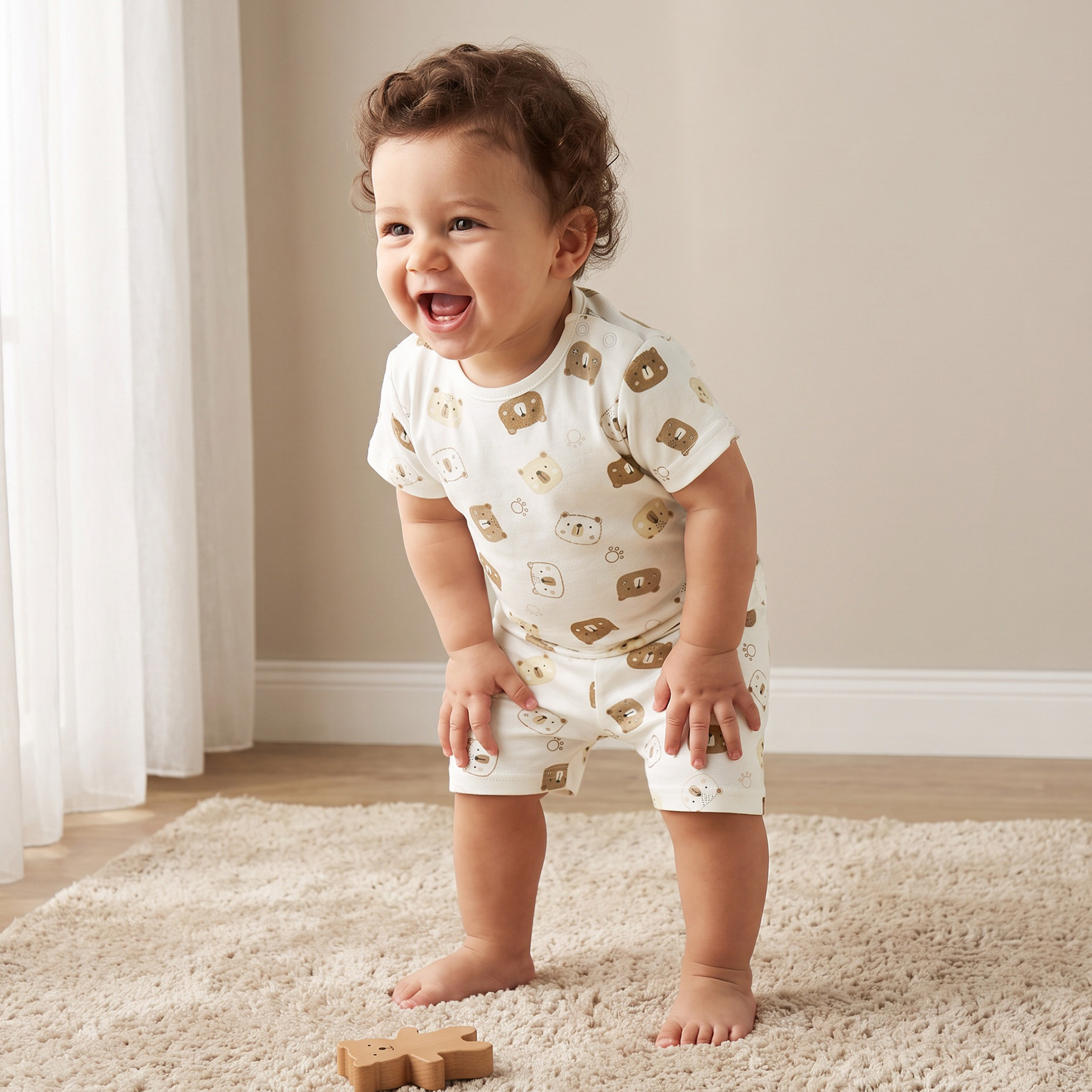 طقم تيشيرت قطن بياقة ضيقة وأكمام قصيرة وشورت بطبعات دب من جونيورز-baby-boys-clothing-nightwear-pyjamasets-image-1