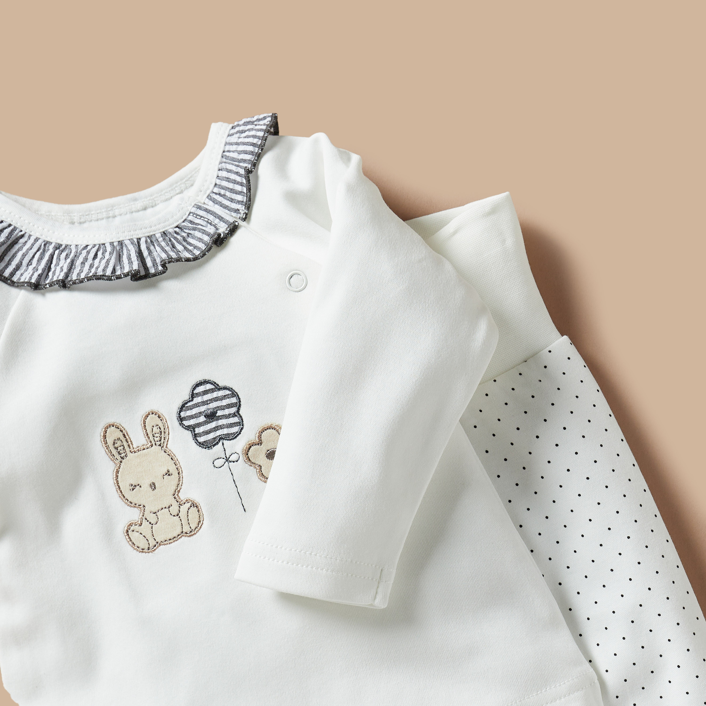 طقم بنطلون بيجاما وتيشيرت بأكمام طويلة وتطريزات زهور وأرنب من جونيورز-baby-girls-clothing-nightwear-pyjamasets-image-5