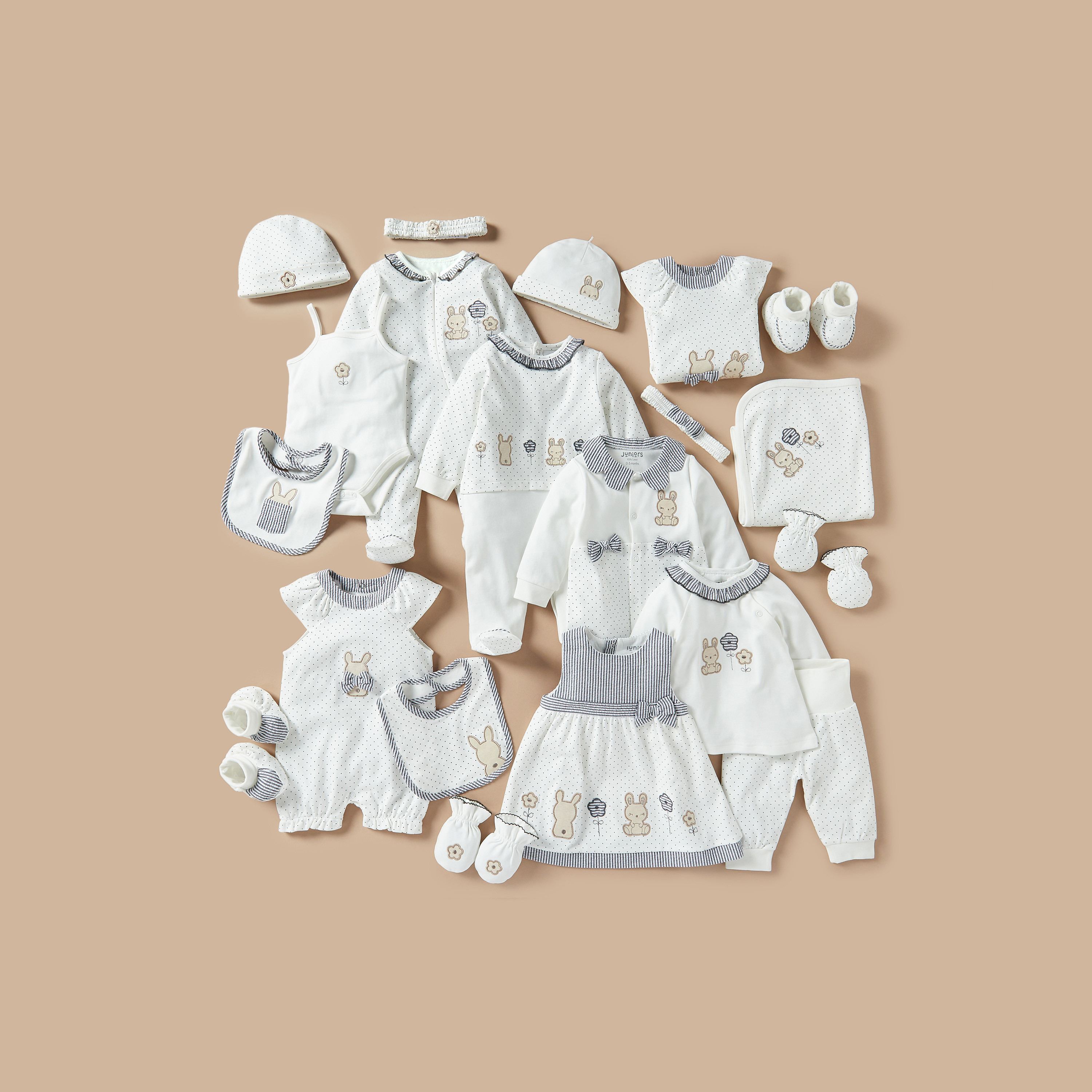 طقم بنطلون بيجاما وتيشيرت بأكمام طويلة وتطريزات زهور وأرنب من جونيورز-baby-girls-clothing-nightwear-pyjamasets-image-6