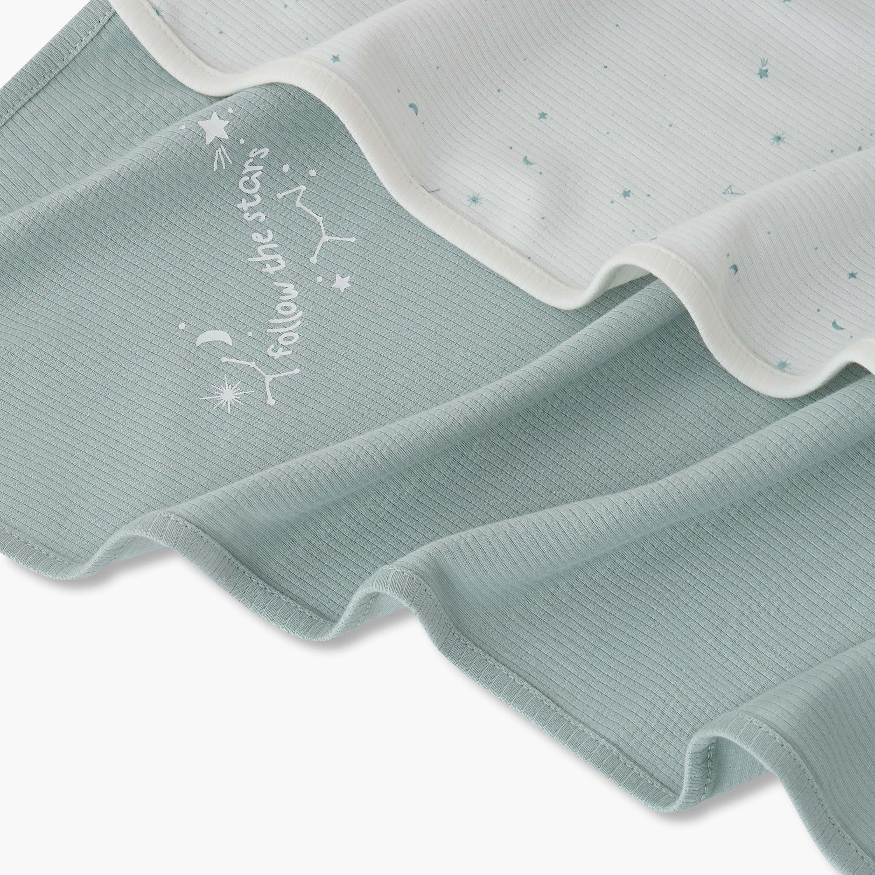 بطانية مواليد بطبعات من جونيورز - طقم من قطعتين-baby-nursery-blanketsandswaddles-receivingblankets-image-5
